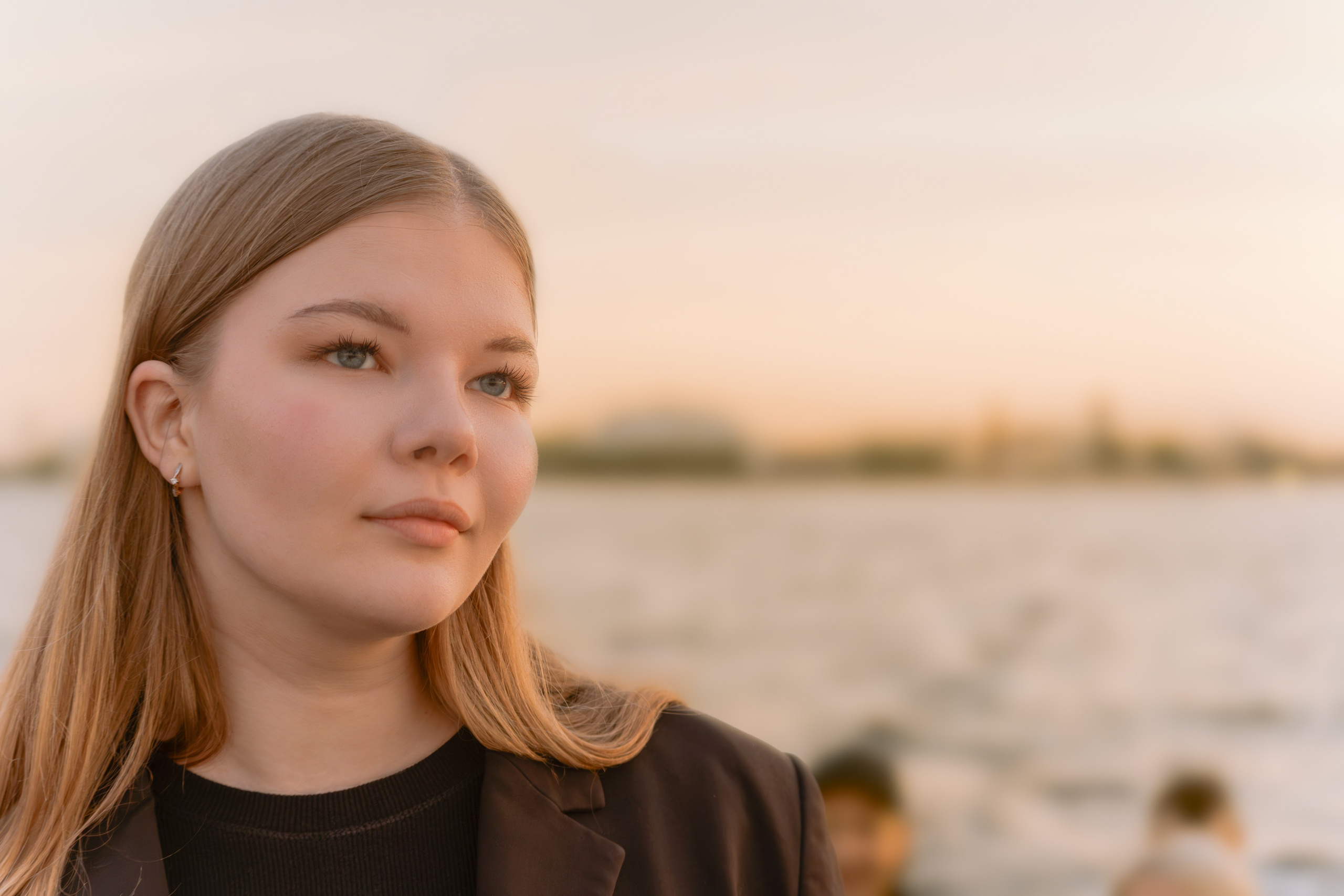 Портретная фотосессияСемейная фотосессияДетская фотосессияЛюбовная/Love-story фотосессияСвадебная фотосессияФотосессия для помолвкиПрофессиональный/деловой портретРекламная/коммерческая фотосессияФотосессия продукции (товары)Фотосессия моды (fashion)Бьюти-съемка (красота, макро-детали лица)Фотосессия lifestyle (повседневная жизнь, атмосфера)Фотосессия в полёте/авиационная (иногда отдельно как аэросъемка)Пейзажная/ландшафтная фотосессияАрхитектурная фотосессияАнфас/студийная фотосессияНю-фотосессия (с оговорками об этике и согласии)Фотосессия для артистов/музыкантовФотосессия для блогеров и инфлюенсеровФотосессия в стиле ретро/винтажЭко- и концептуальная съемка (арт-иллюстративная)Фотосессия для мероприятий (часто как репортажная)Aerial/дрон-съемка (в сочетании с портретной или пейзажной частью)Инфографическая/презентационная фотосессия (для презентаций и каталогов)