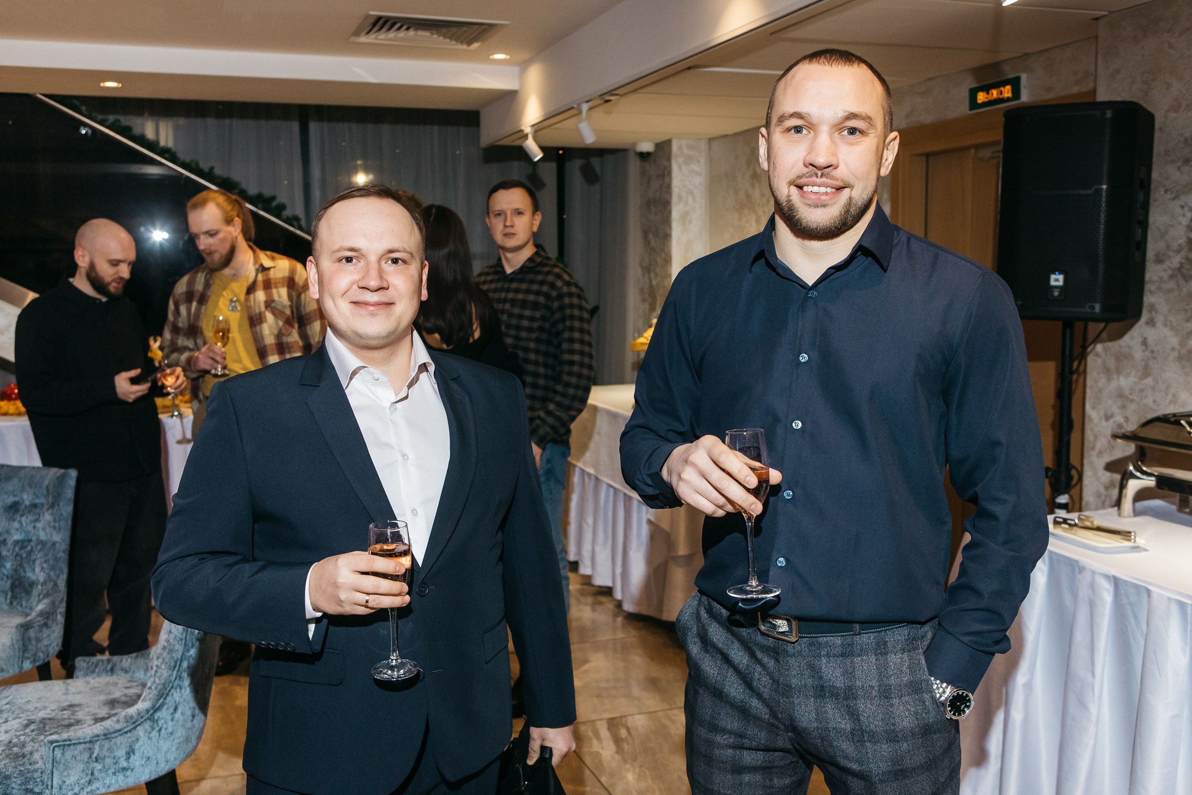 Хороший репортажный фотограф на корпоратив в Питере