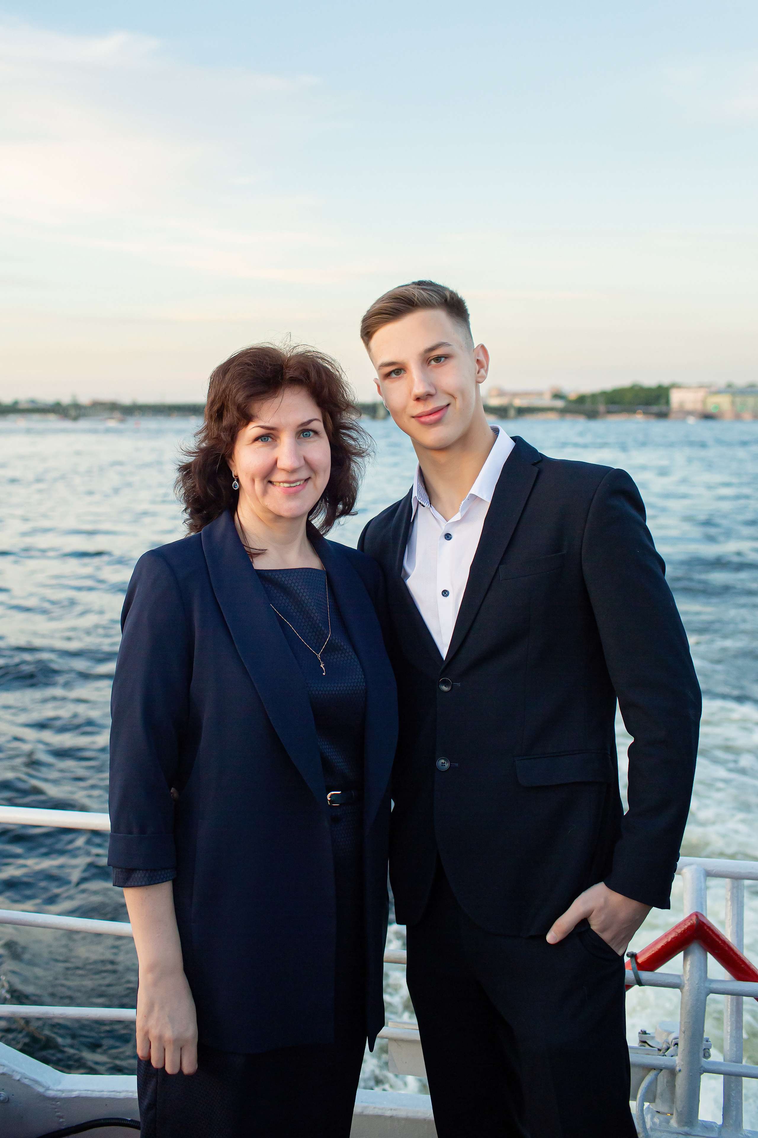 Выпускной на кораблике. 9 класс. Репортаж. Свадебный, семейный, детский фотограф в Санкт-Петербурге