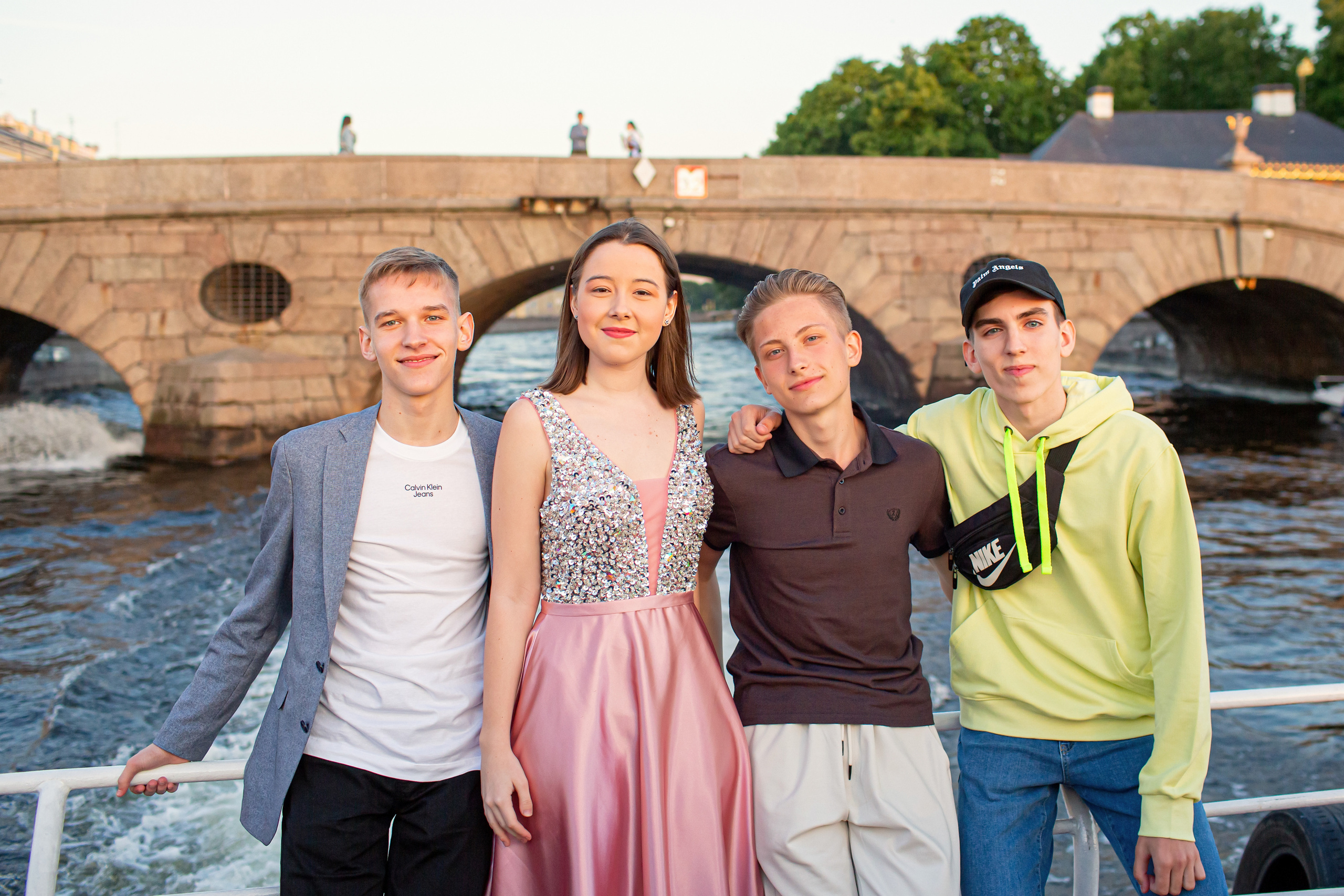 Выпускной на кораблике. 9 класс. Репортаж. Свадебный, семейный, детский фотограф в Санкт-Петербурге