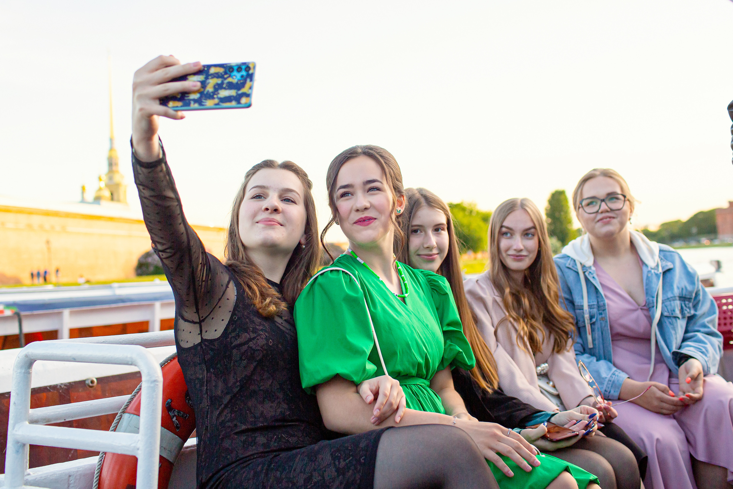 Выпускной на кораблике. 9 класс. Репортаж. Свадебный, семейный, детский фотограф в Санкт-Петербурге