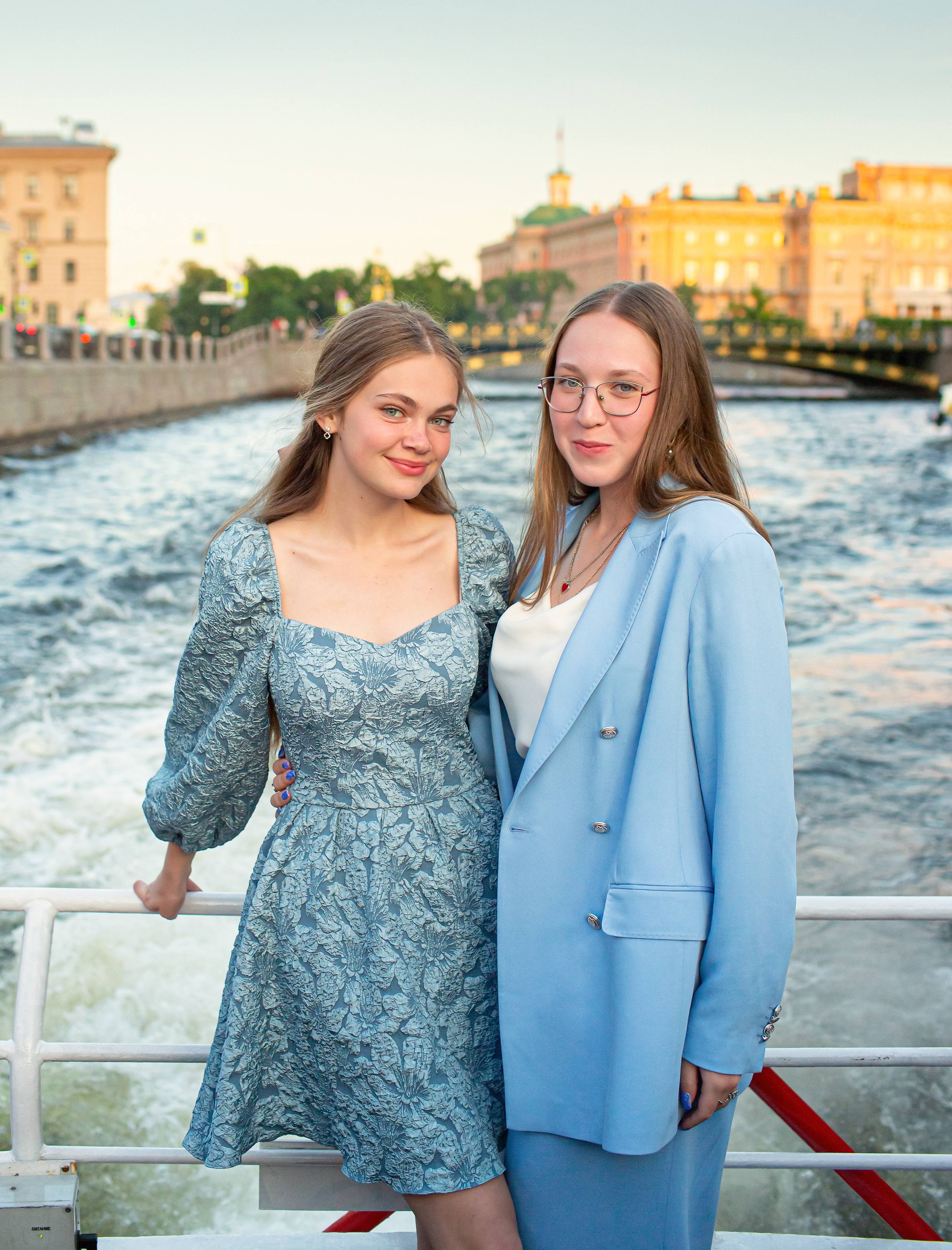 Выпускной на кораблике. 9 класс. Репортаж. Свадебный, семейный, детский фотограф в Санкт-Петербурге