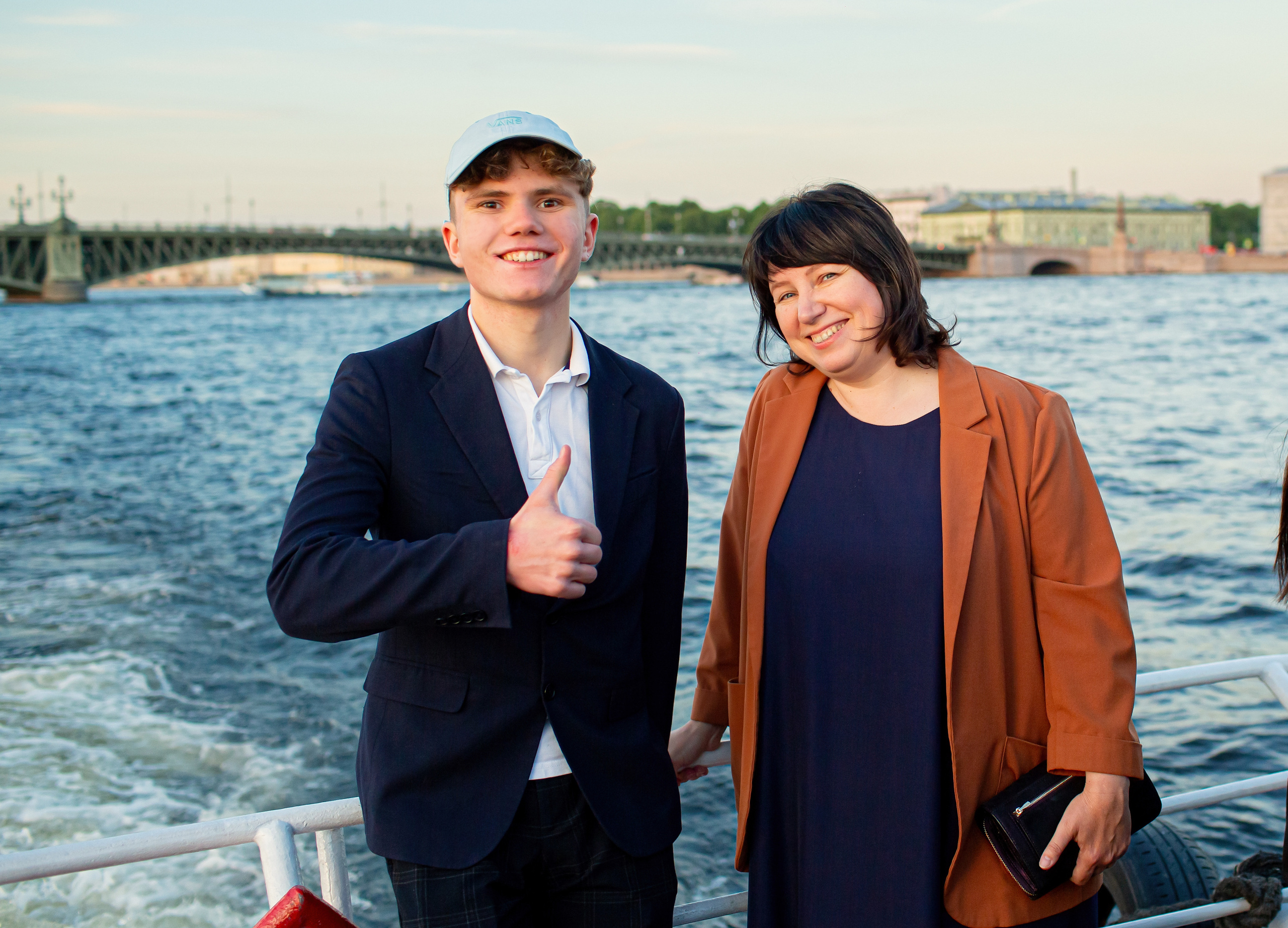 Выпускной на кораблике. 9 класс. Репортаж. Свадебный, семейный, детский фотограф в Санкт-Петербурге