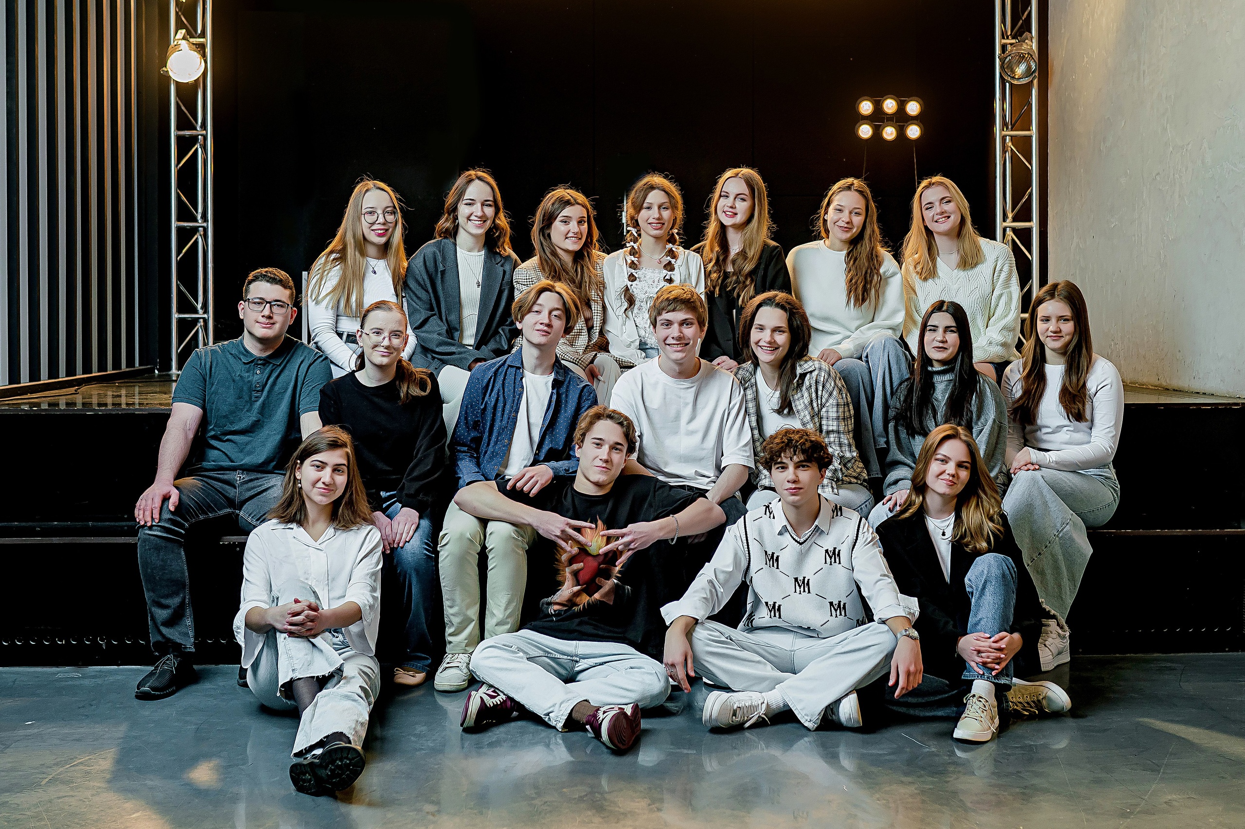 Гимназия № 14 Ростов-на-Дону. Современные Выпускные Альбомы в Ростове-на-Дону