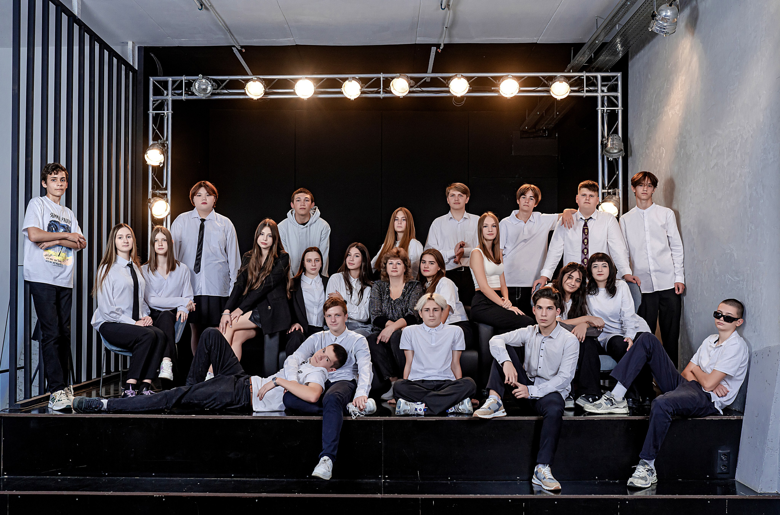 Фотосессия Школа 17 Класс 9Б. Современные Выпускные Альбомы в Ростове-на-Дону