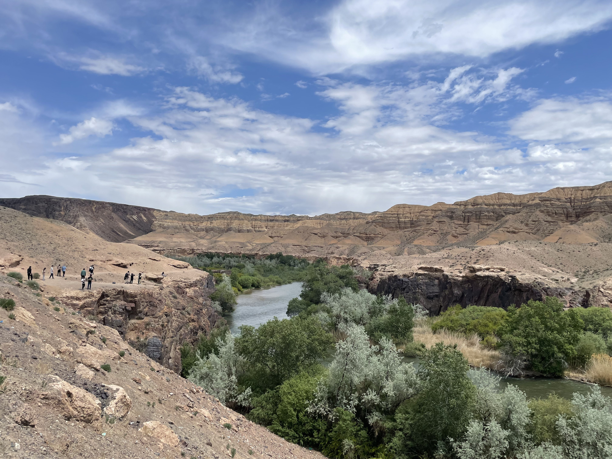 Melon Travel в Алматы: экскурсии и джип туры в Чарынский каньон, озера Каинды, Кольсай, Иссык, национальный парк Алтын Эмель