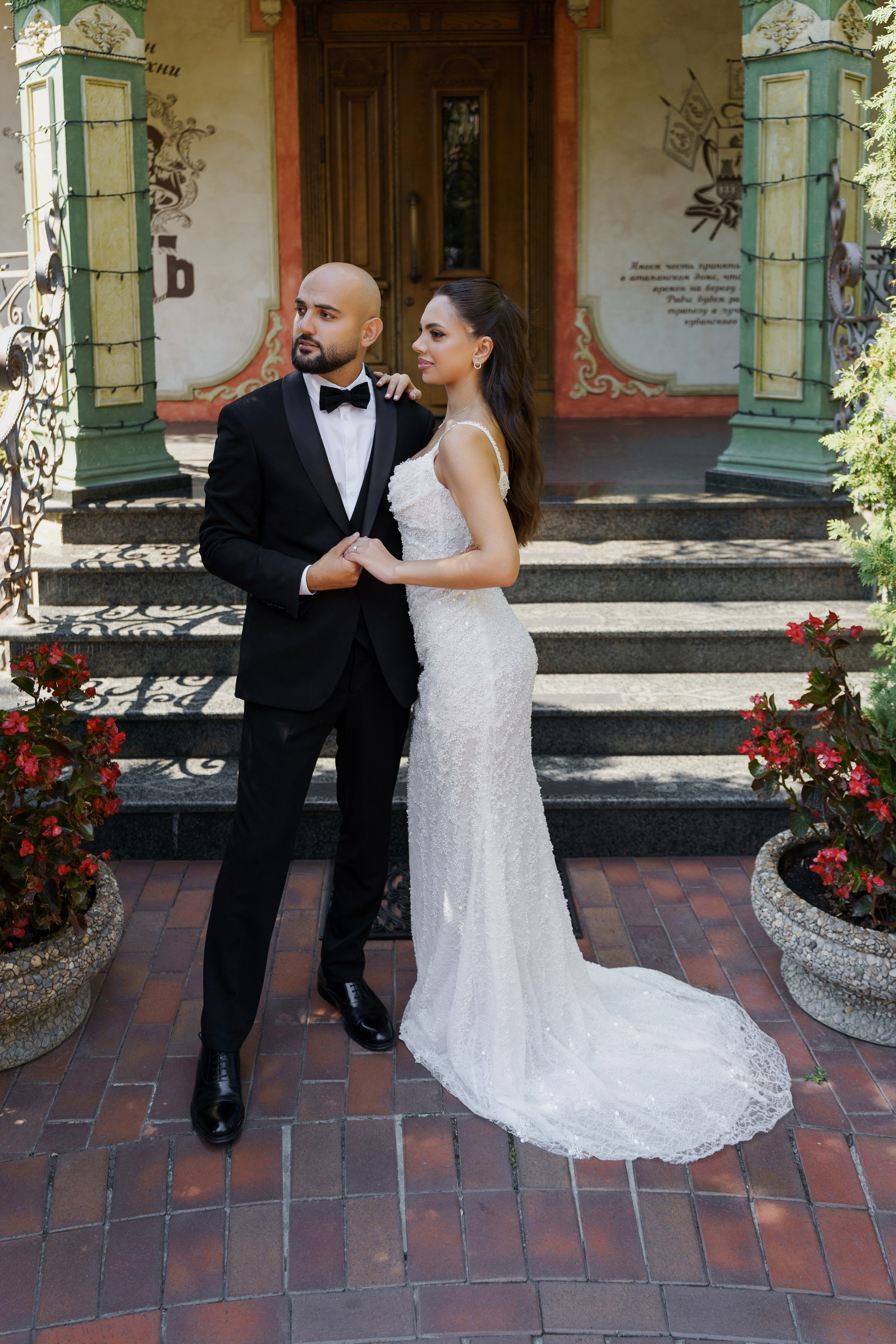 Сватовство в Краснодаре от лучших свадебных фотографов и операторов ТВИНС СТУДИО. ТВИНС СТУДИО — лучшие свадебные фотографы и видеографы в Краснодаре