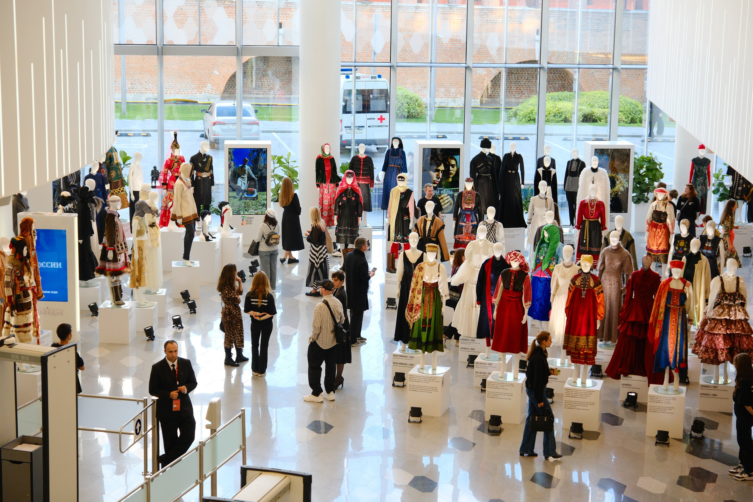 BRICS Summit x Moscow Fashion Week. Профессиональный фотограф в Москве Павел Жданов