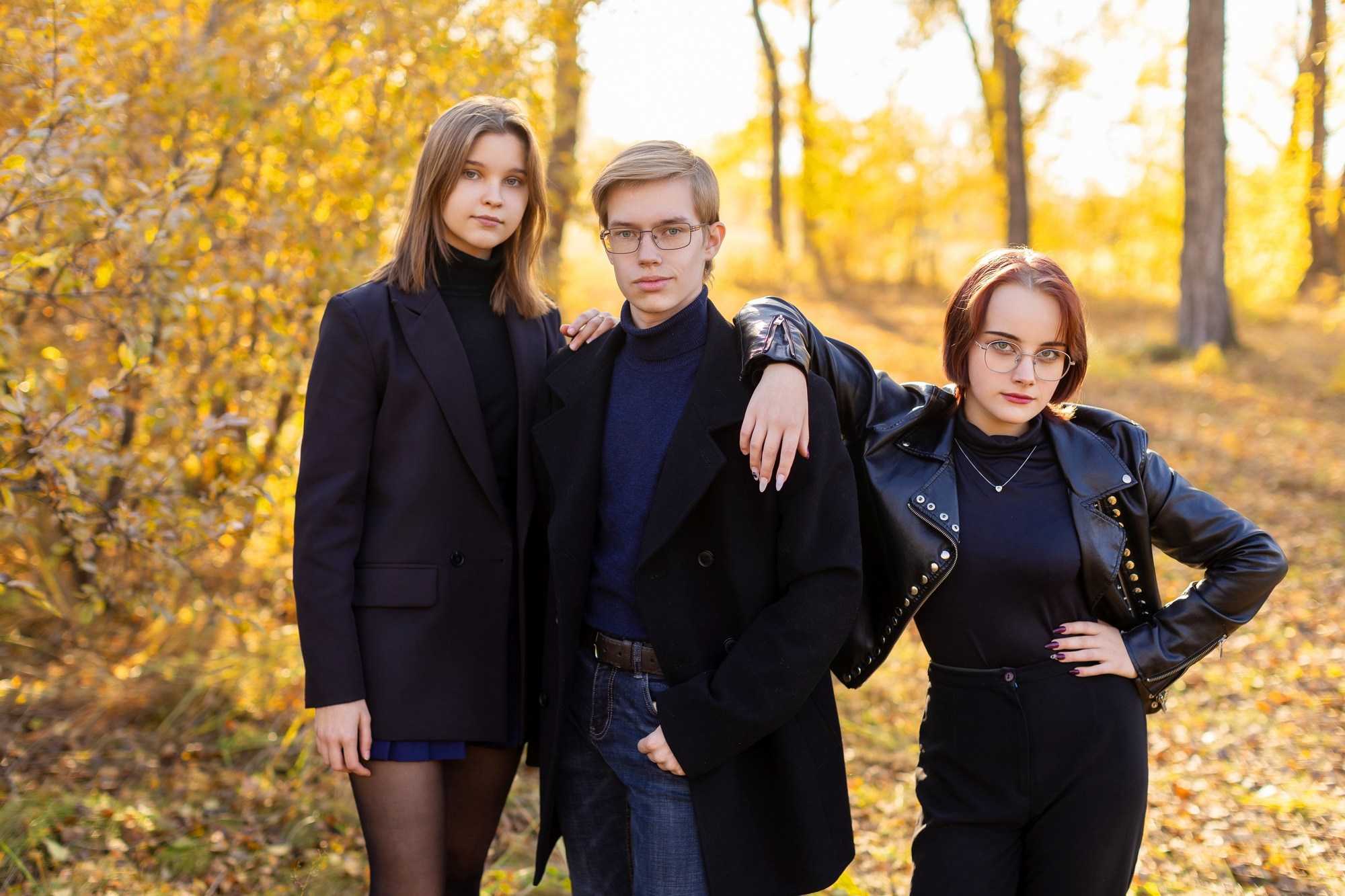 Идеи для школьной фотосессии осенью: 9 и 11 класс. СИГМА | Студия выпускных альбомов Красноярск