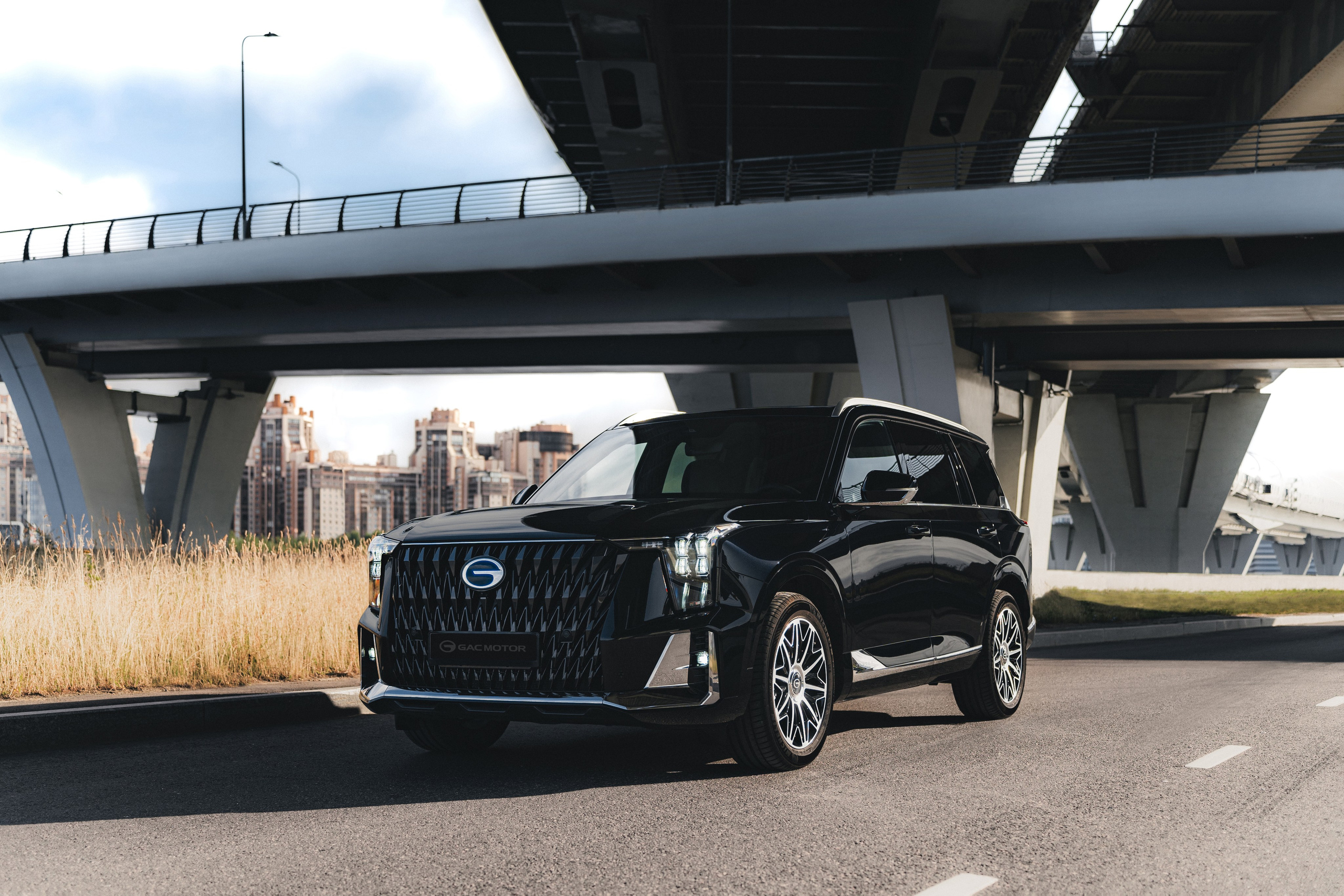 Сотрудничество с GAC Motor. Флагманы модельного ряда 2025: M8 & GS8 Dragon HEV. Фотограф Илья К. в Москве