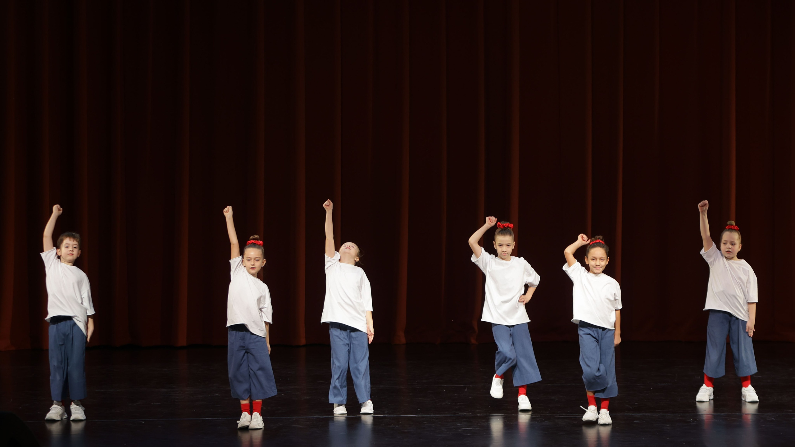 Фестиваль хореографического искусства «КУБОК ЛЕГЕНДЫ — 2025». Выпускные альбомы и школьный фотограф в Подольске, Троицке, Щербинке, Москве и Московской области