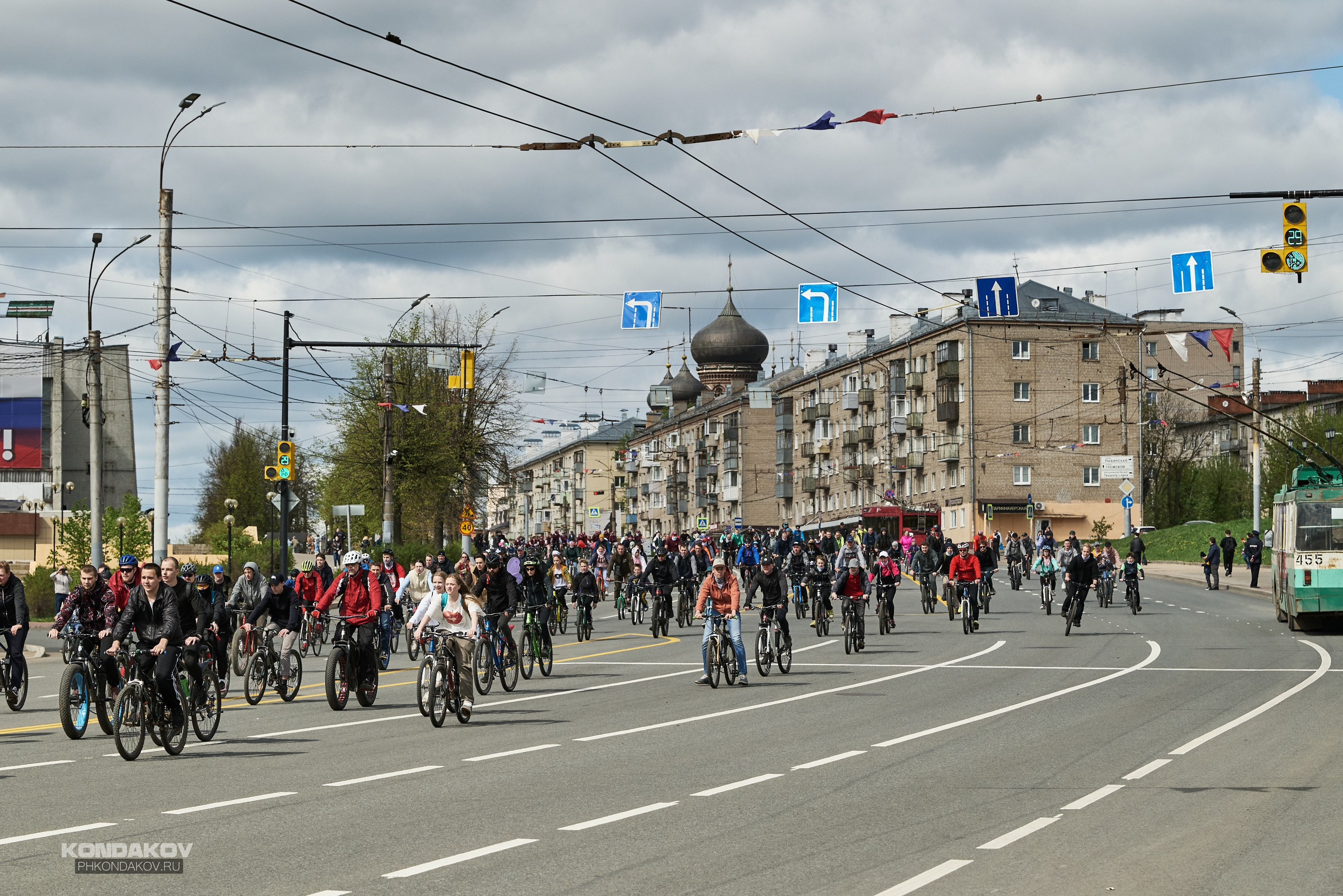 Первомайская эстафета в Иваново 2024 год. Фотограф в Иваново: Каталожная съемка одежды и постельного белья, Wildberries