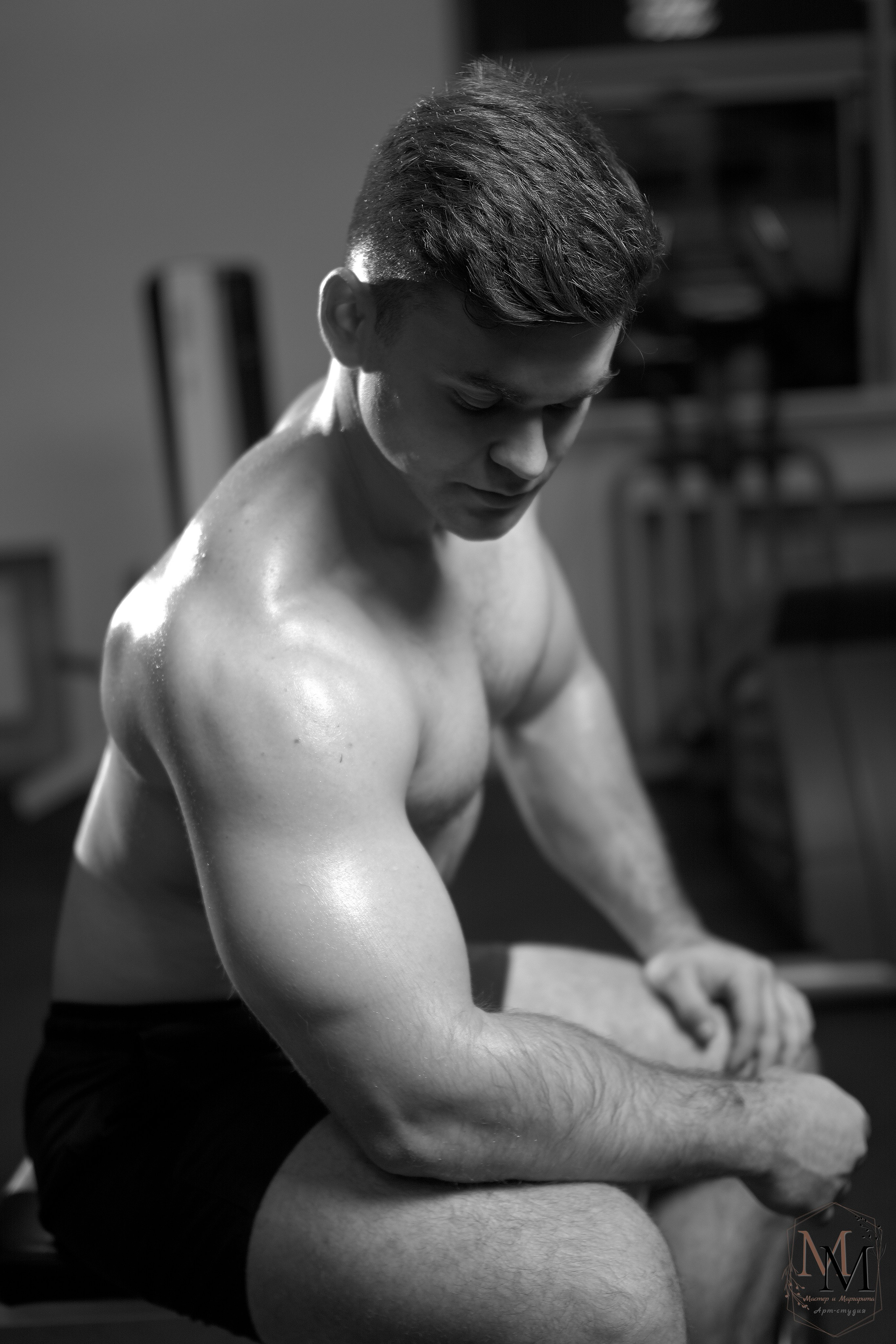 Фитнес фотосессии. Фотосессии в спортзале. Арт-студия "Мастер и Маргарита". Мужской портрет. Фотосессии в Сызрани. Фотосъемки в Сызрани. Фотограф в Сызрани.