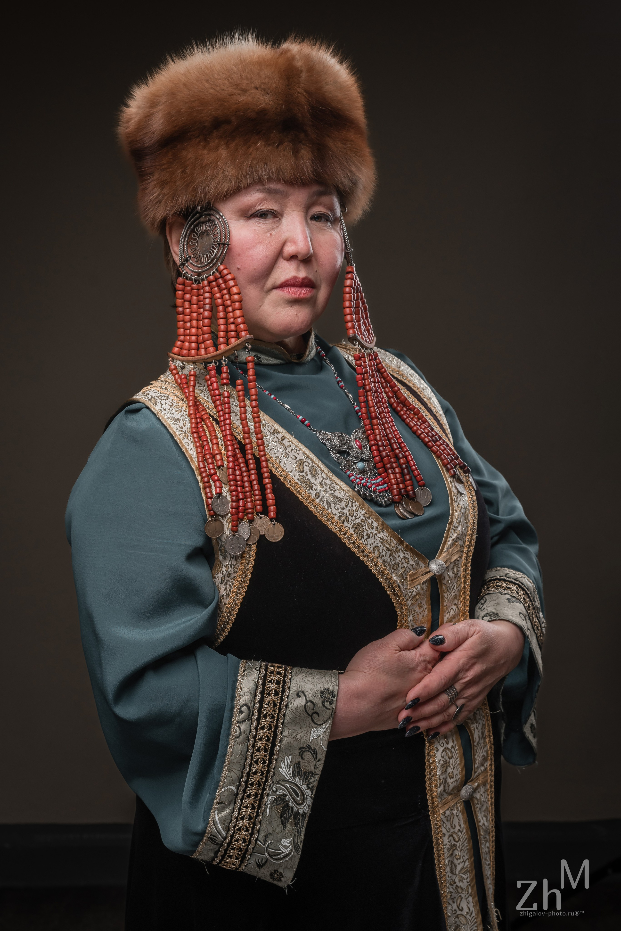 Съёмка в бурятских национальных костюмах. Семейный и свадебный фотограф в Иркутске Максим Жигалов