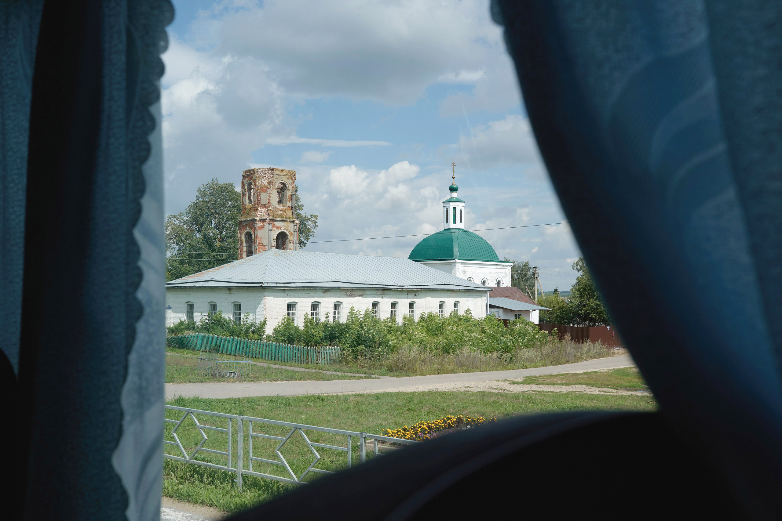 Частично восстановленная церковь близ Данкова, Липецкая область