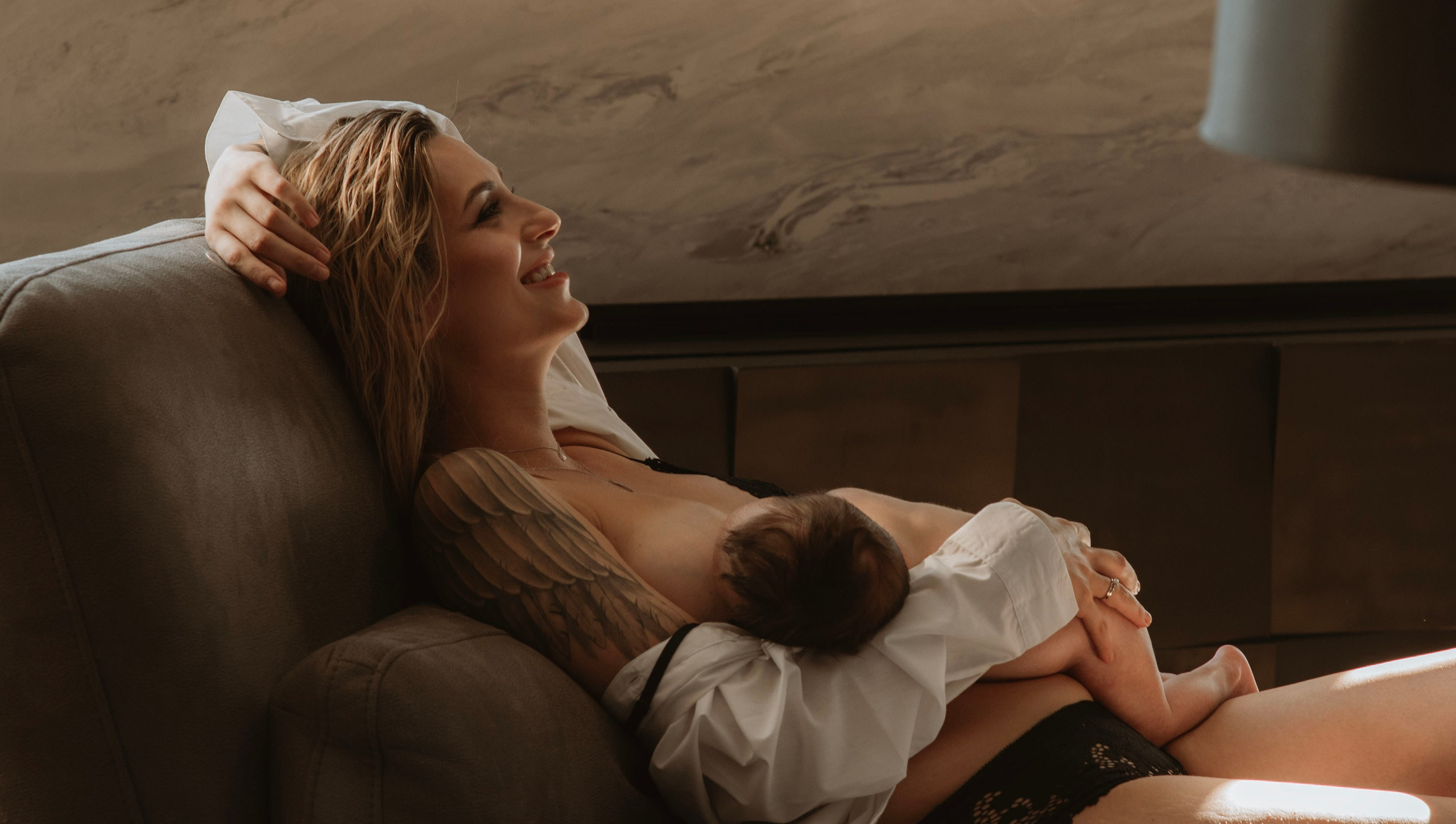 Фотосессия беременных в Санкт-Петербурге. Профессиональный фотограф беременности в СПБ. Стильные фотосессии беременности в стиле минимализм и классическая фотография