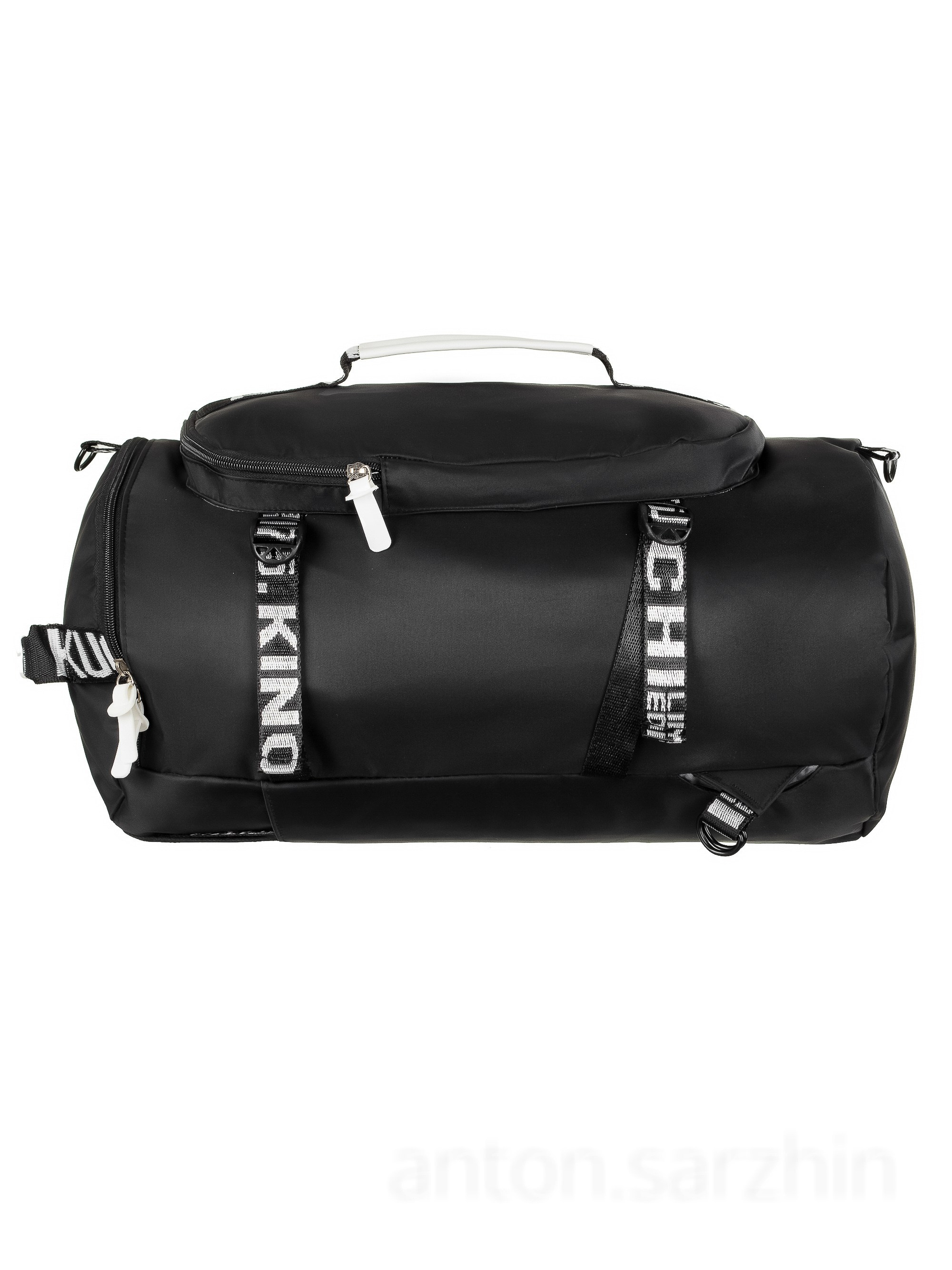 Предметная съемка сумки рюкзака на белом фоне