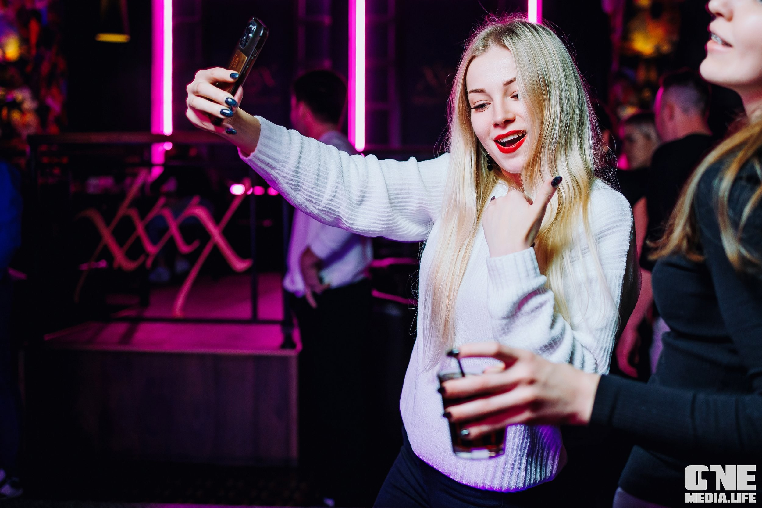 Фоторепортаж из бара XxxX. One Media Life: фоторепортажи, фотоотчеты с мероприятий и заведений