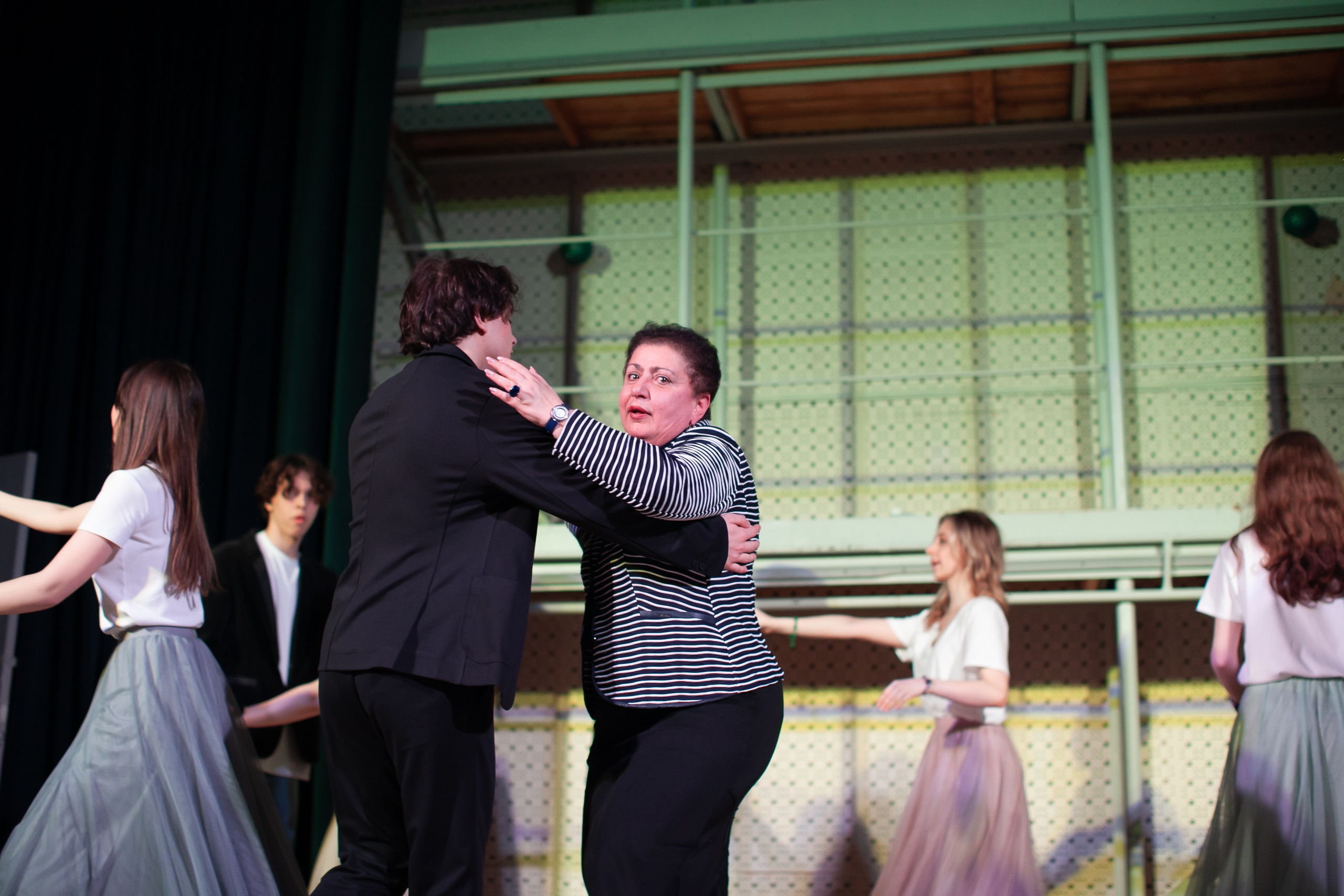 Последний звонок 2025 в Школе 1558 им. Росалии де Кастро. Выпускные альбомы Москва СВАО