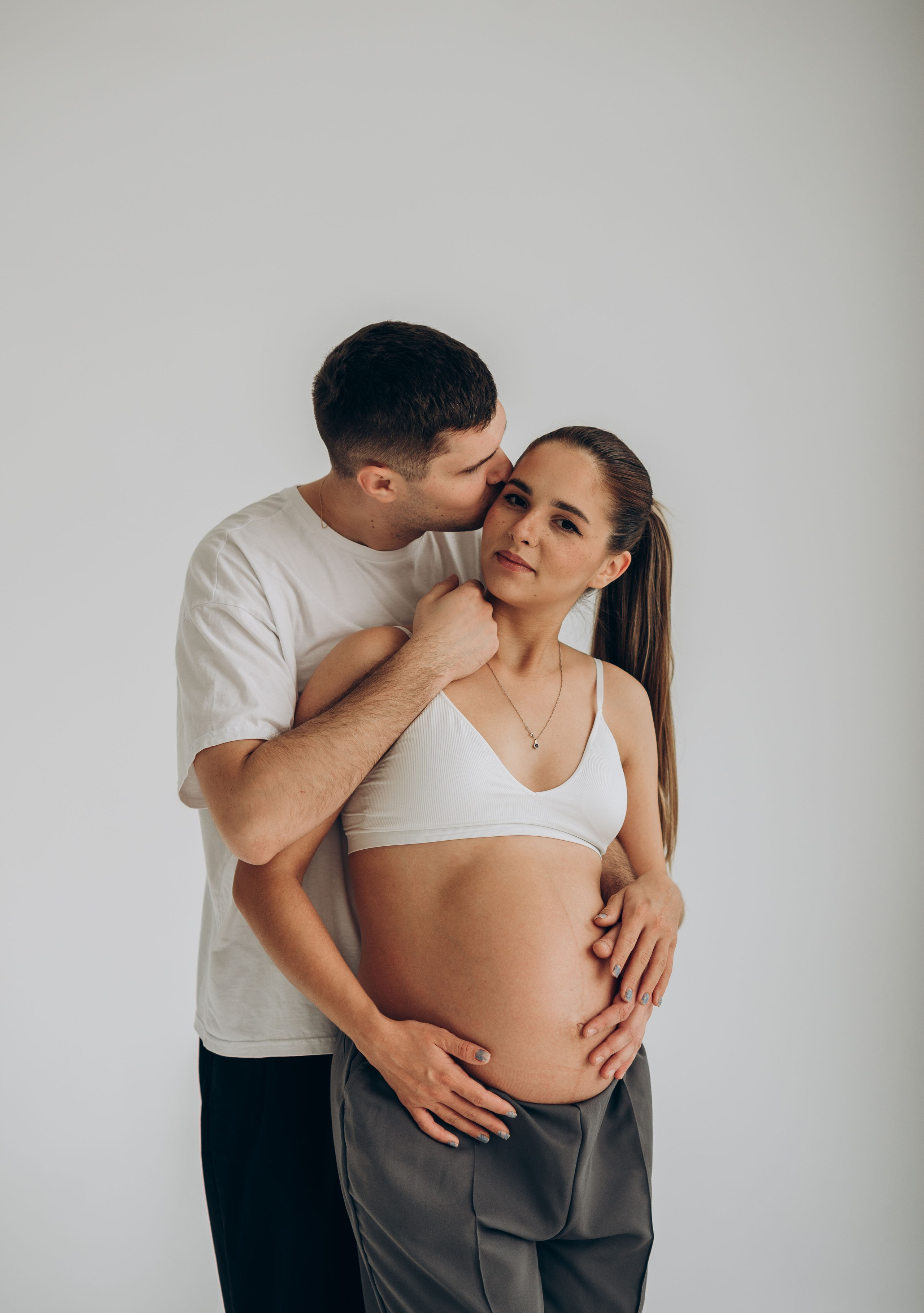 Фотосессия беременности в студии. Семейный фотограф в Домодедово и Москве Елена Пичугина