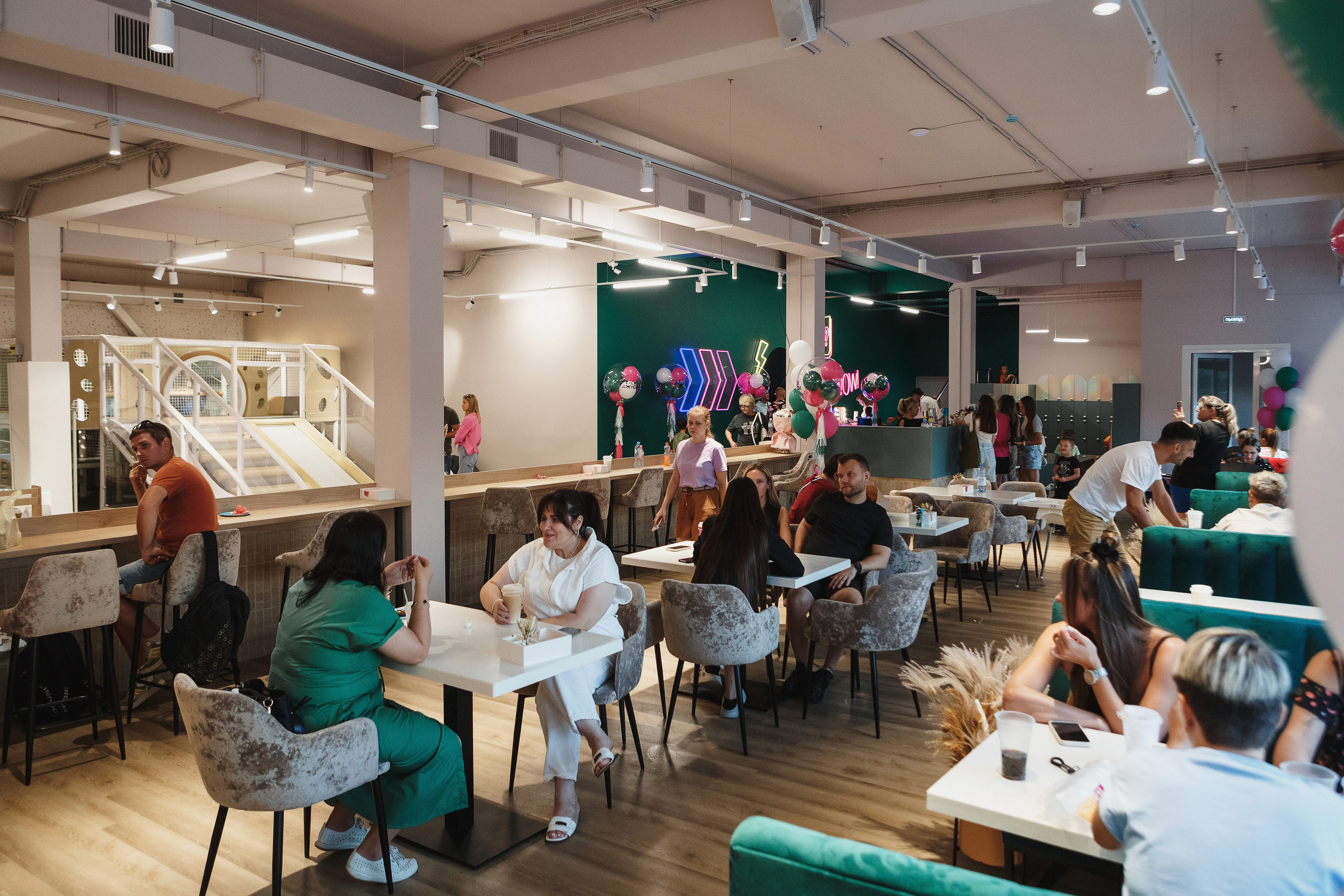 Туси Джуси Таганрог — Яркие и Весёлые Фотографии Детской Игровой Зоны. Свадебный и семейный фотограф в Таганроге Бакарюк Антон