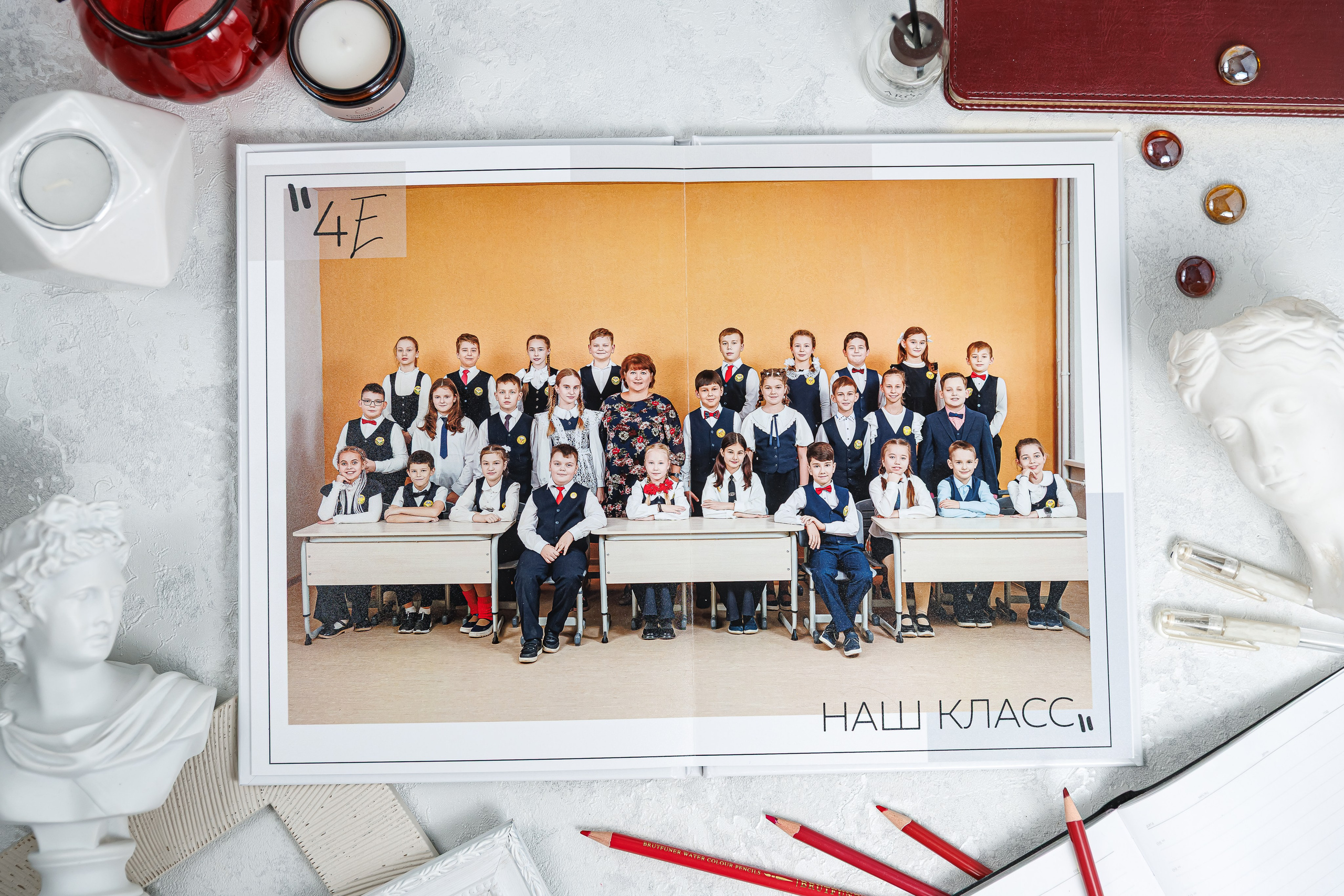 Выпускные альбомы 4 класс. Семейный и детский фотограф Комина Елена, Власиха, Одинцово