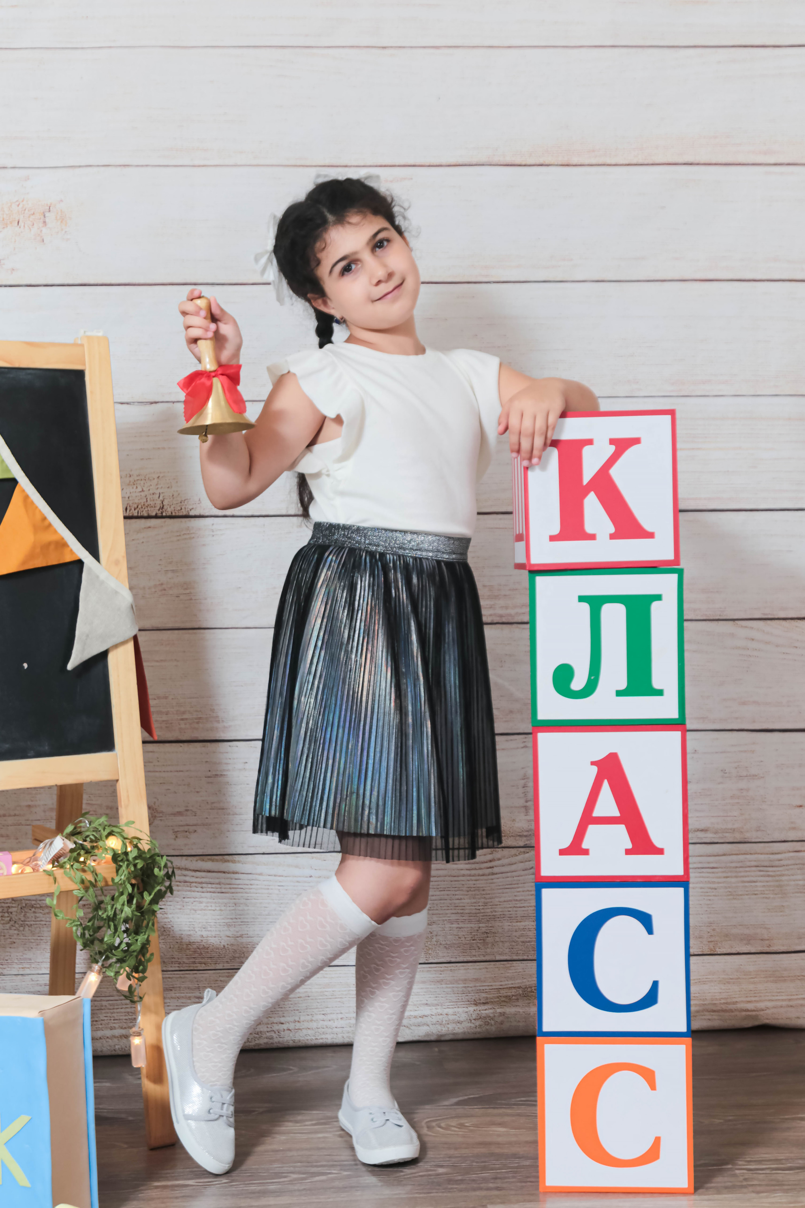 «Здравствуй школа». «ФотоЛерия» ФОТОГРАФ ВЫПУСКНЫЕ АЛЬБОМЫ