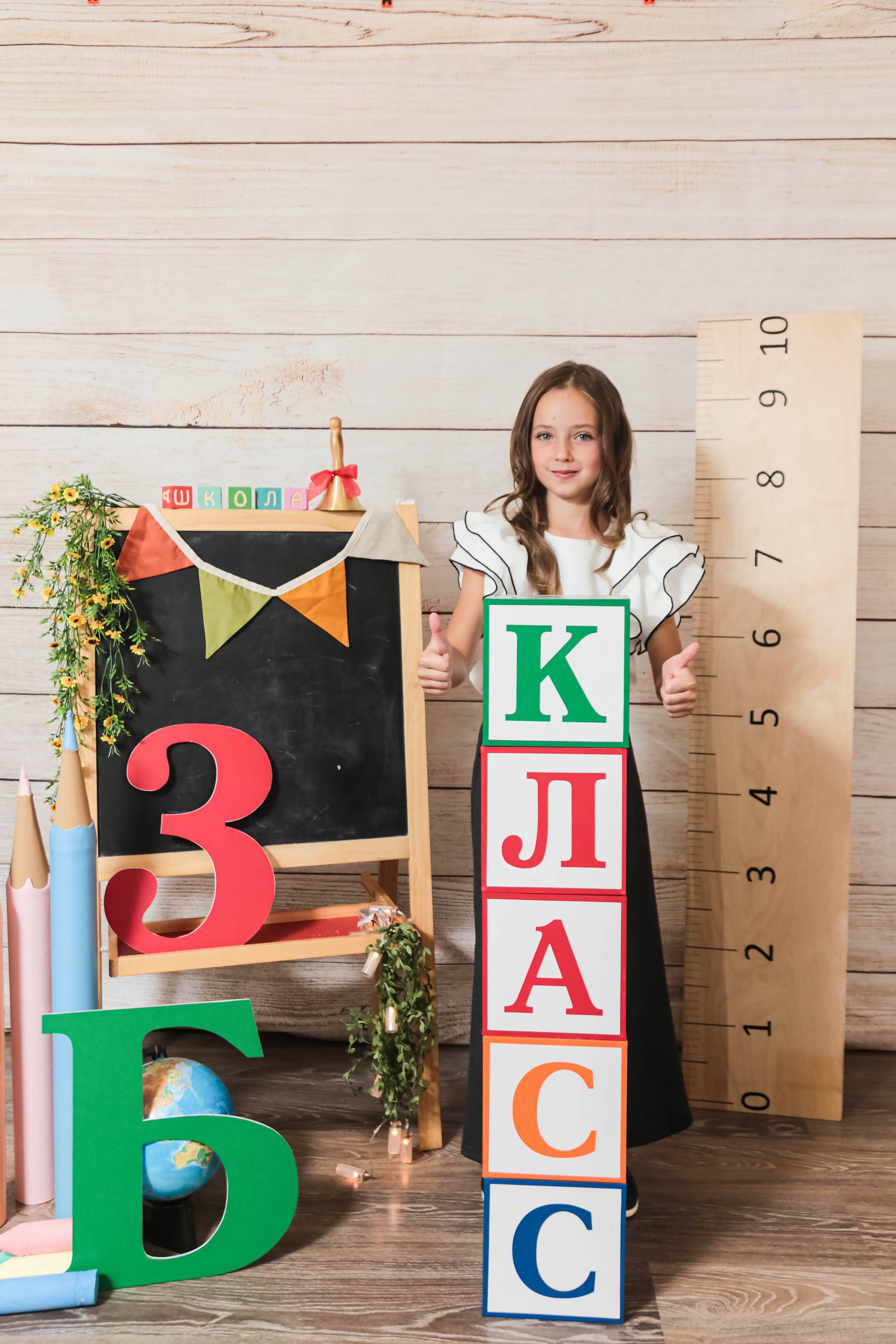 «Здравствуй школа». «ФотоЛерия» ФОТОГРАФ ВЫПУСКНЫЕ АЛЬБОМЫ