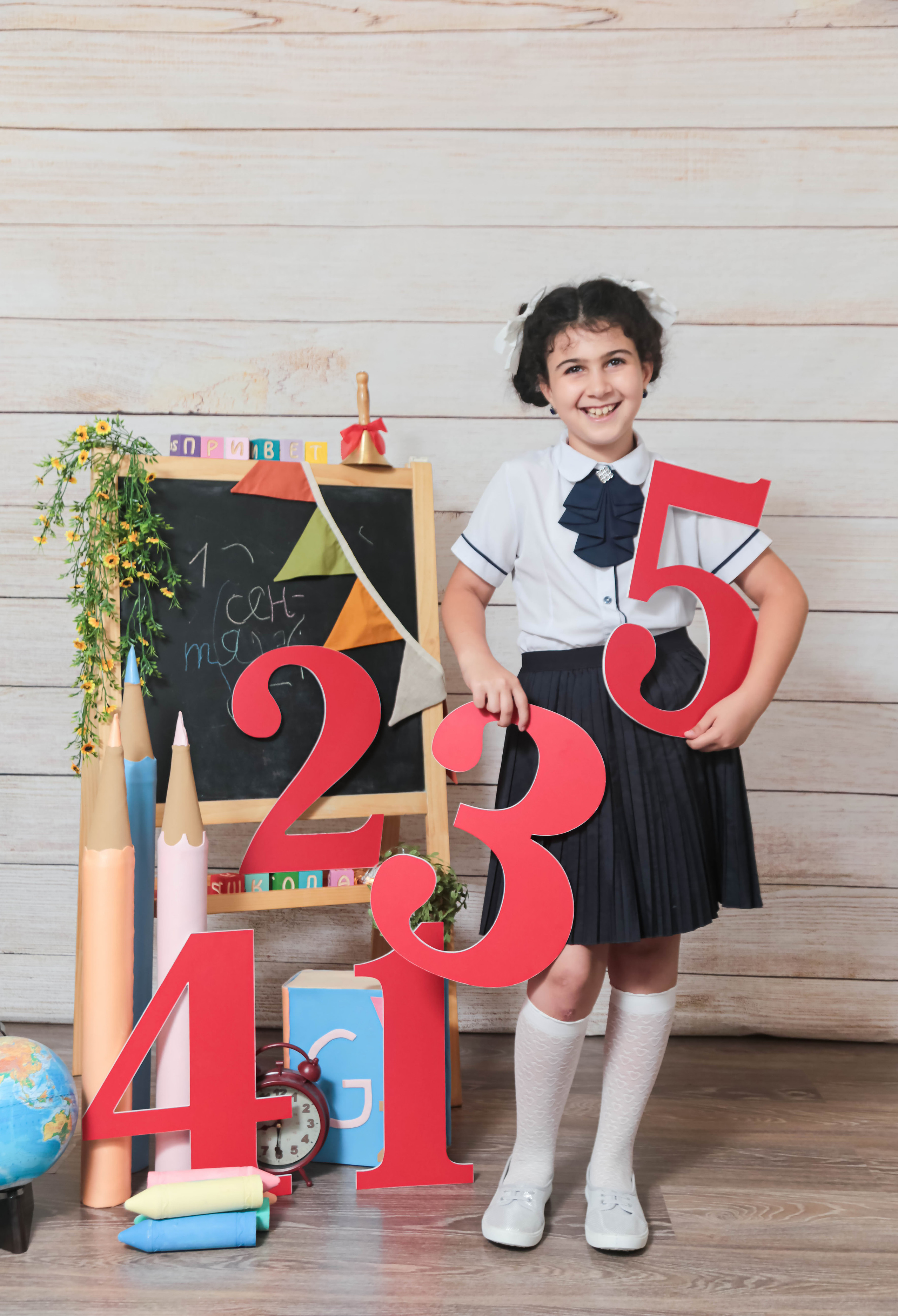 «Здравствуй школа». «ФотоЛерия» ФОТОГРАФ ВЫПУСКНЫЕ АЛЬБОМЫ