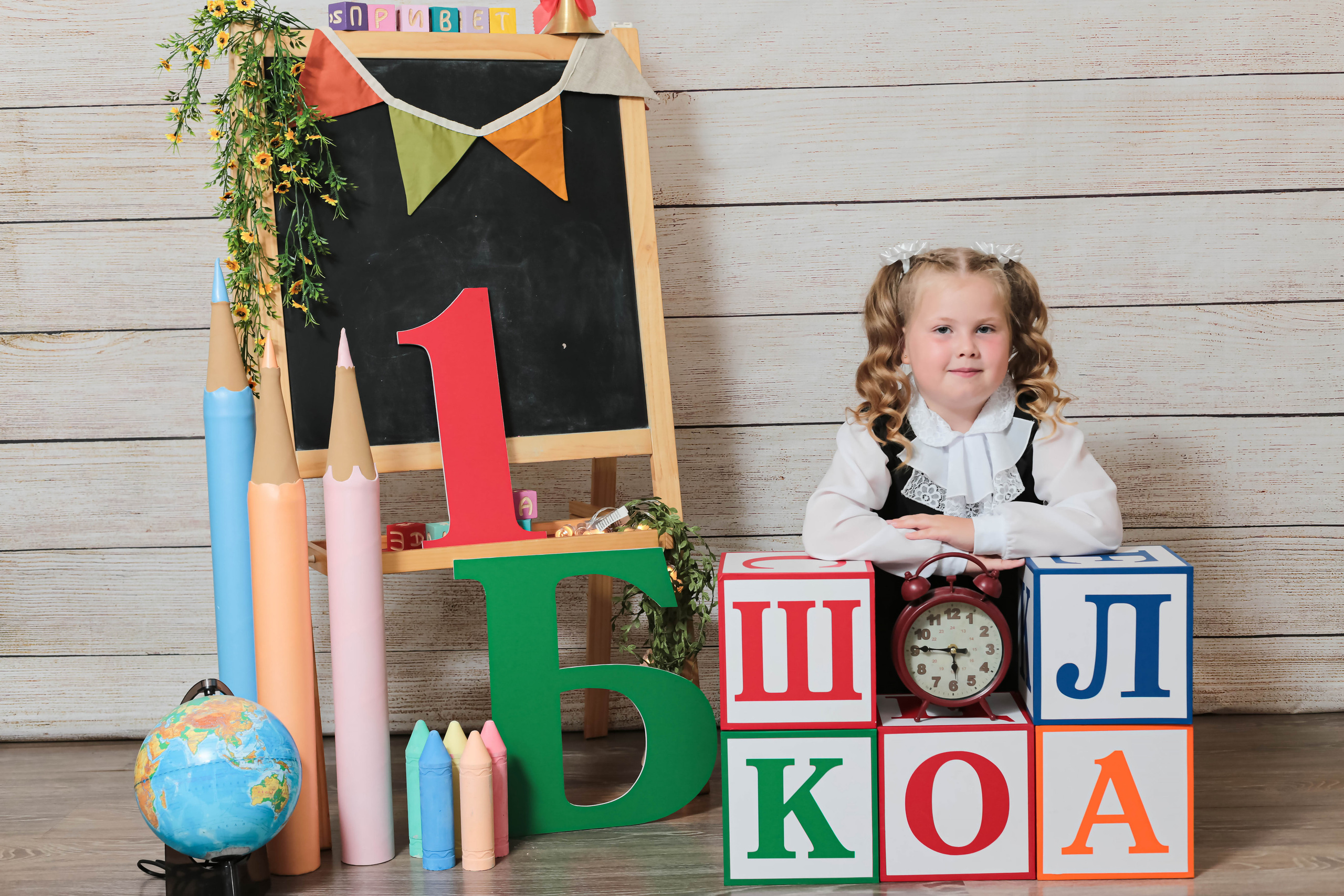 «Здравствуй школа». «ФотоЛерия» ФОТОГРАФ ВЫПУСКНЫЕ АЛЬБОМЫ