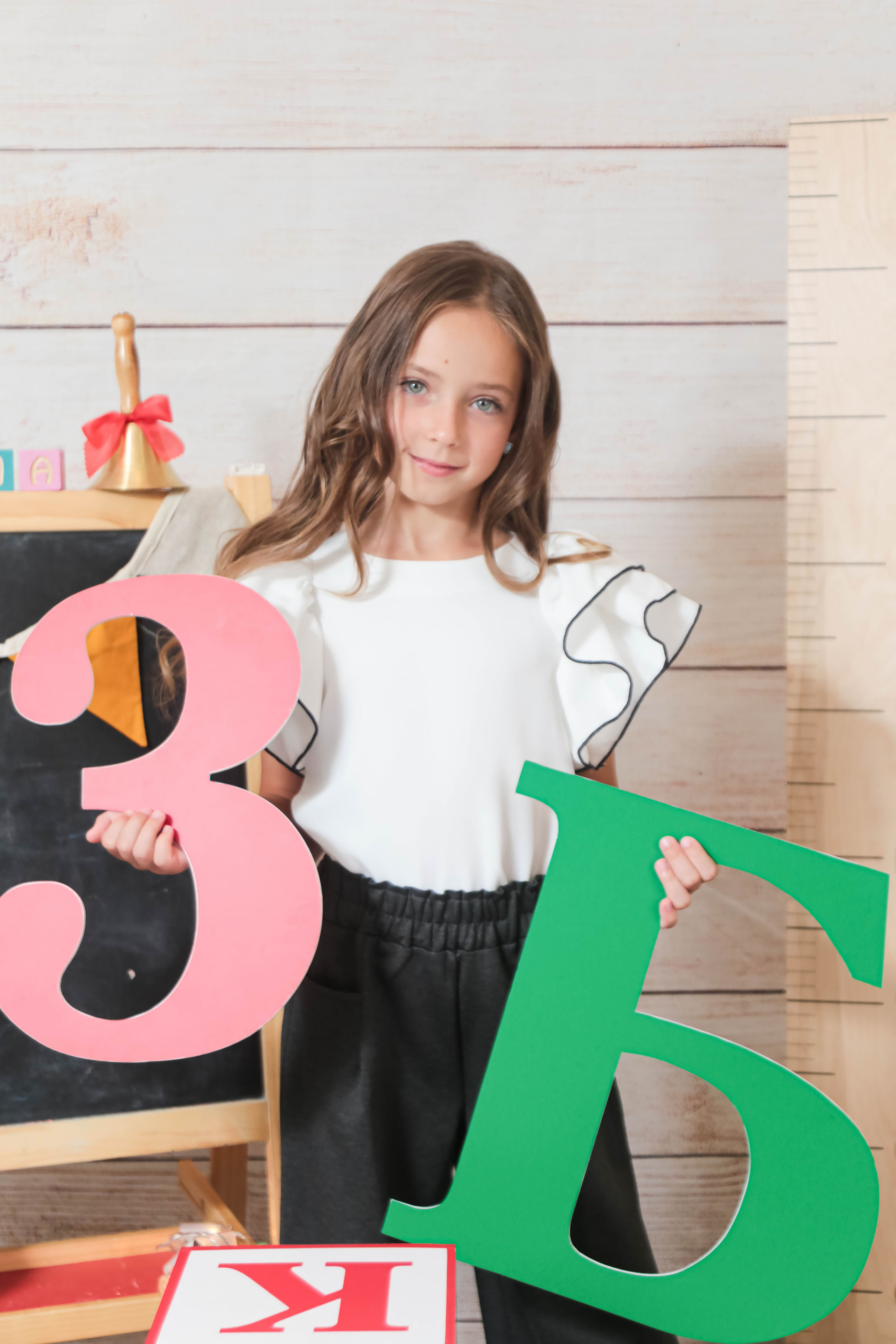 «Здравствуй школа». «ФотоЛерия» ФОТОГРАФ ВЫПУСКНЫЕ АЛЬБОМЫ