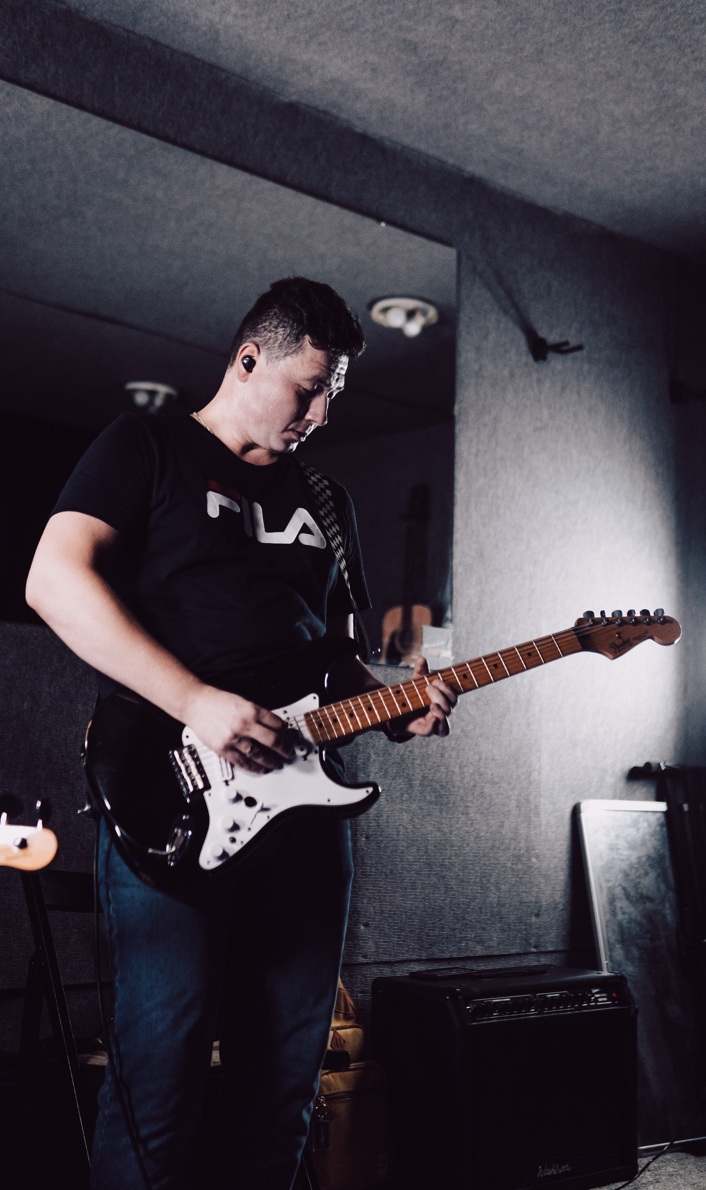 Фотографии репетиции рок группы