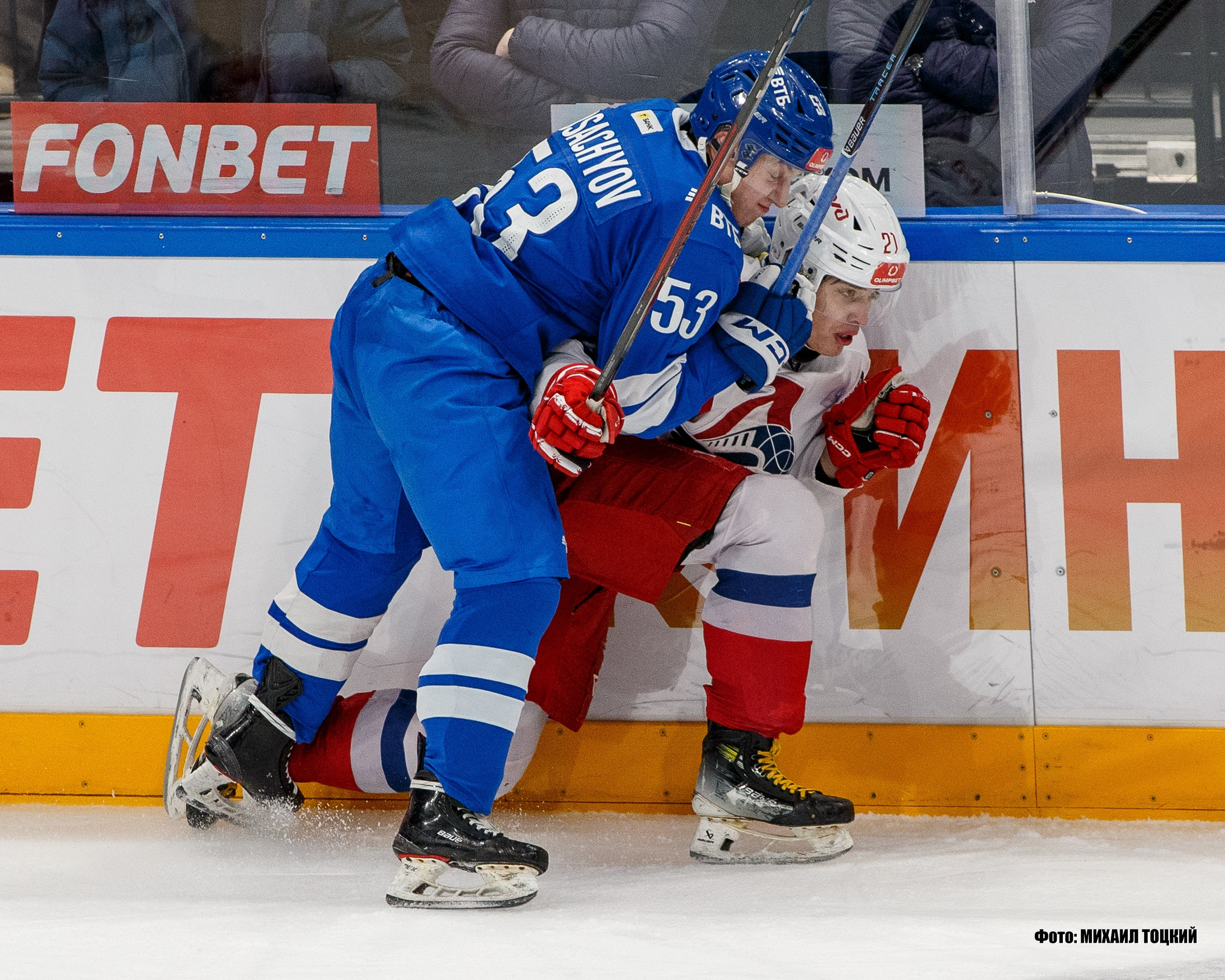Фоторепортаж Плей-офф МХЛ. МХК Динамо (Москва) — Локо (Ярославль). Михаил Тоцкий портретный и репортажный фотограф в Москве