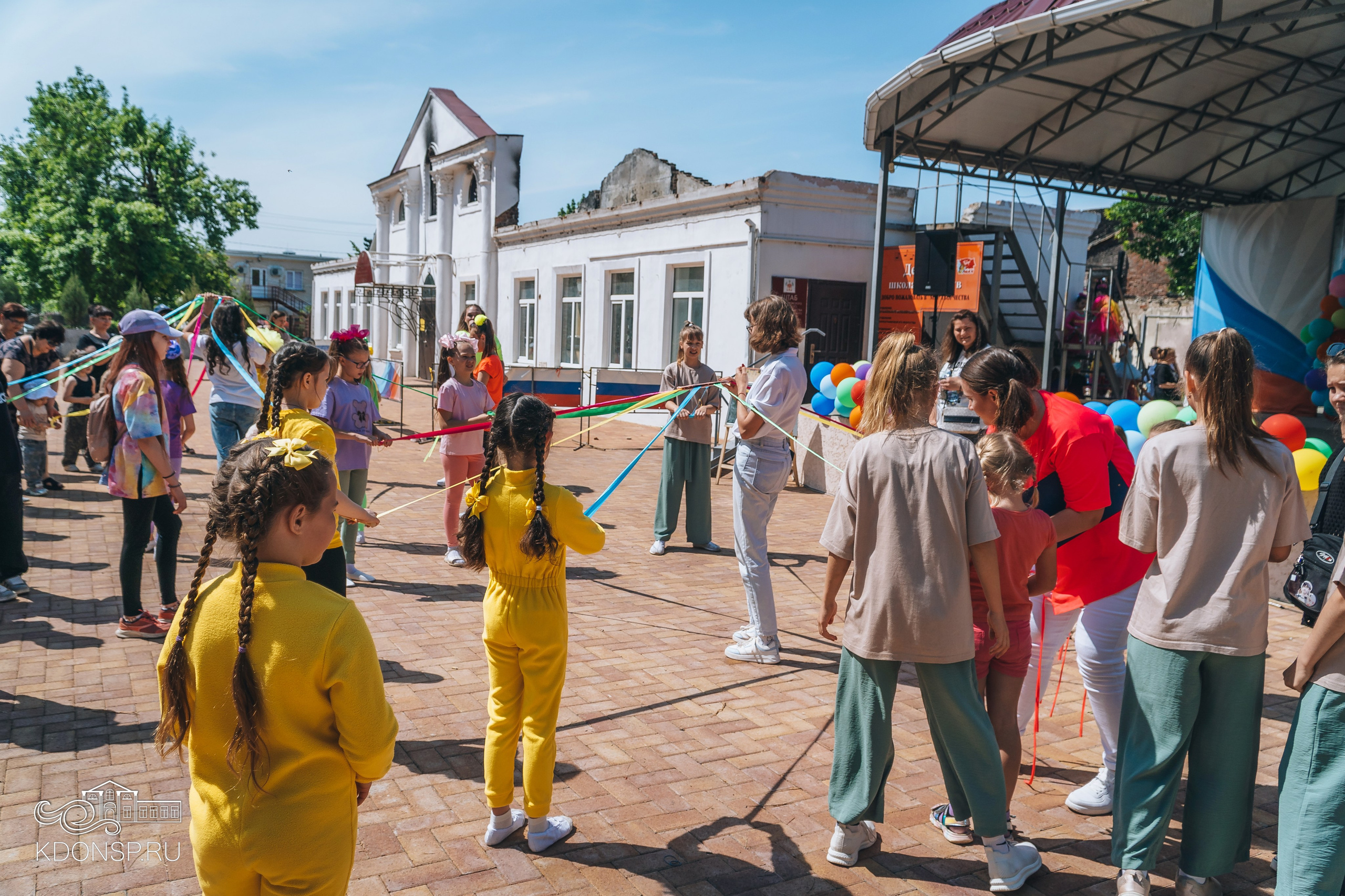 Должны смеяться дети. Новотитаровский Дом культуры