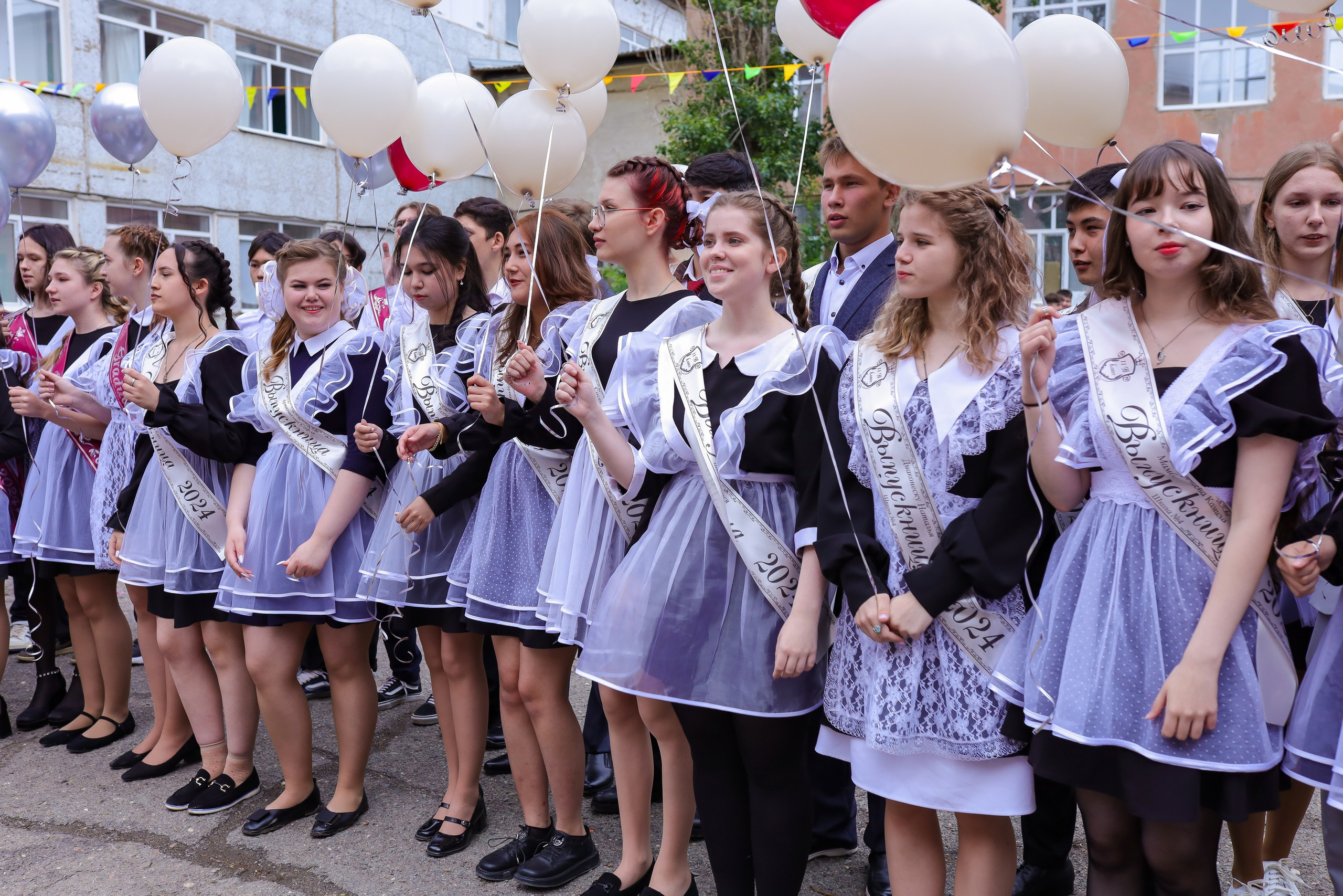 Выпускники. Фотограф в Жезказгане. Графический дизайнер