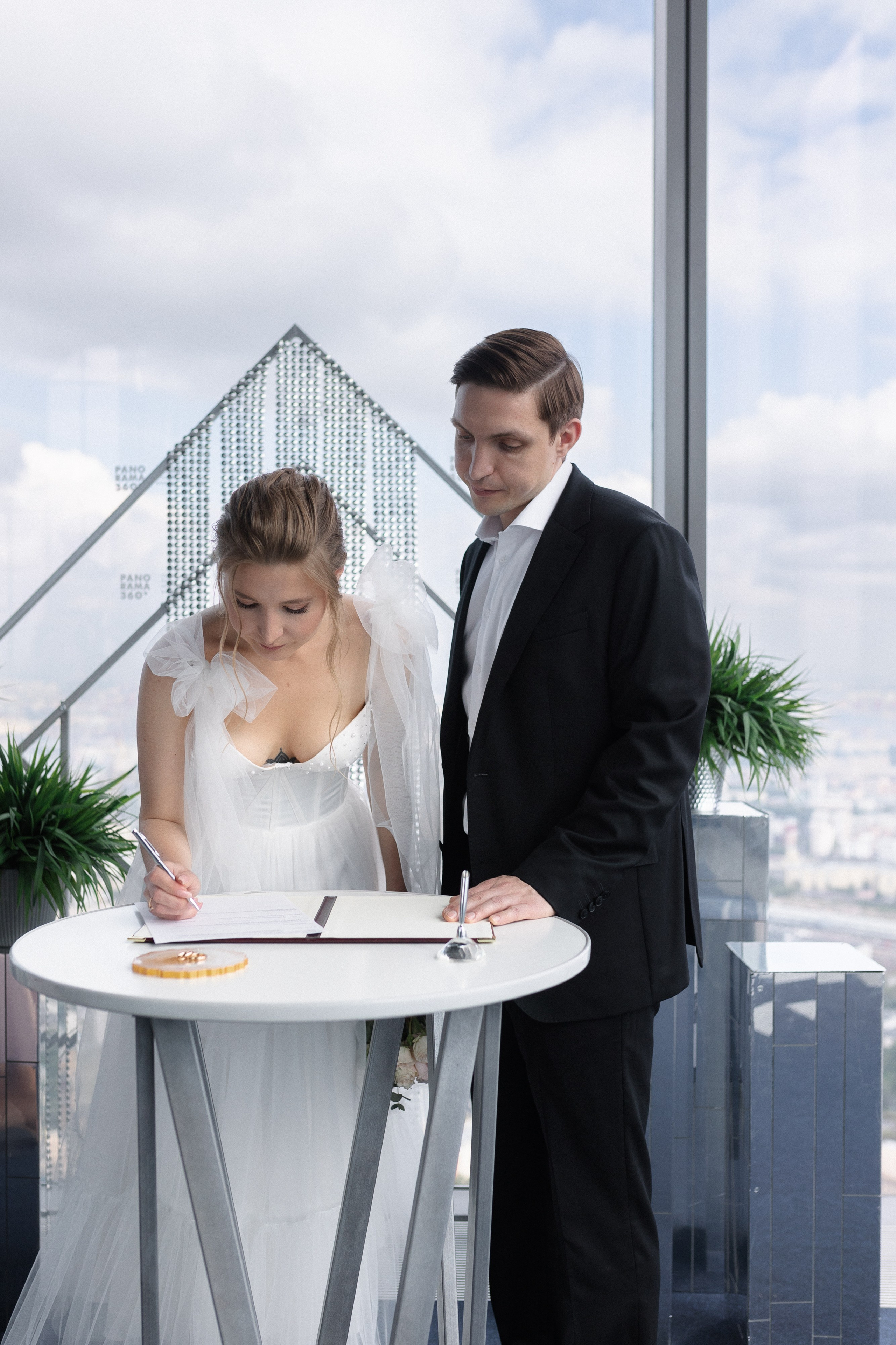 Свадебная фотосессия в Москва-Сити/регистрация в Panorama 360. Свадебный фотограф в Москве Мария Крош