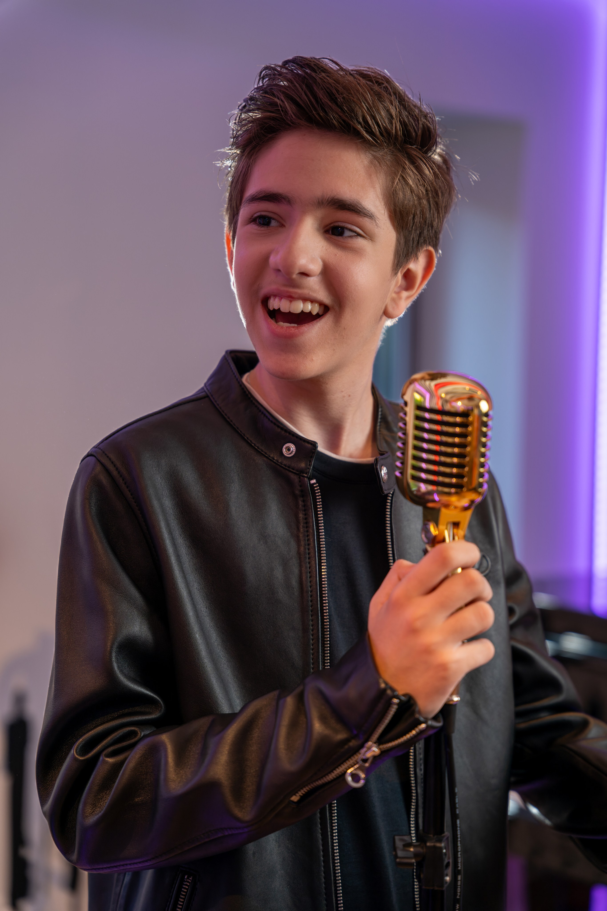 Фотограф на прогулочную фотосессии, фотосъёмка в парке, фотосессии в цветущем саду, студийные фотосессии. «Студия DRONAVT`s» — видеосъёмка и фотография г. Москва