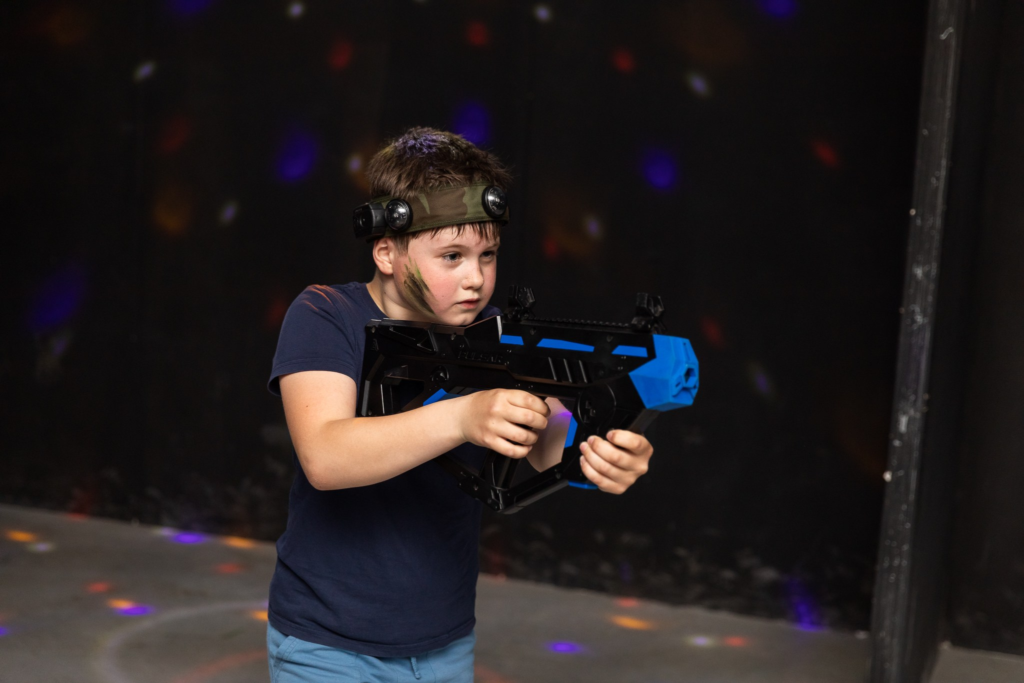 Платону 8 лет, лазертаг Zаряд. Фотограф Татьяна Генева