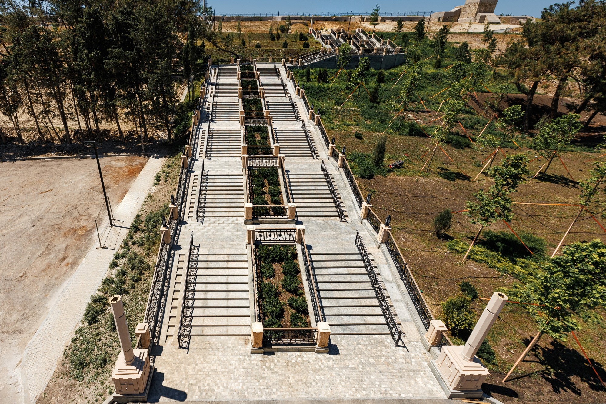 Новый Херсонес в Севастополе, гранитная облицовка Росгранит. Свадебный фотограф, фотосъемка в Крыму, Севастополе, Симферополе, Ялте