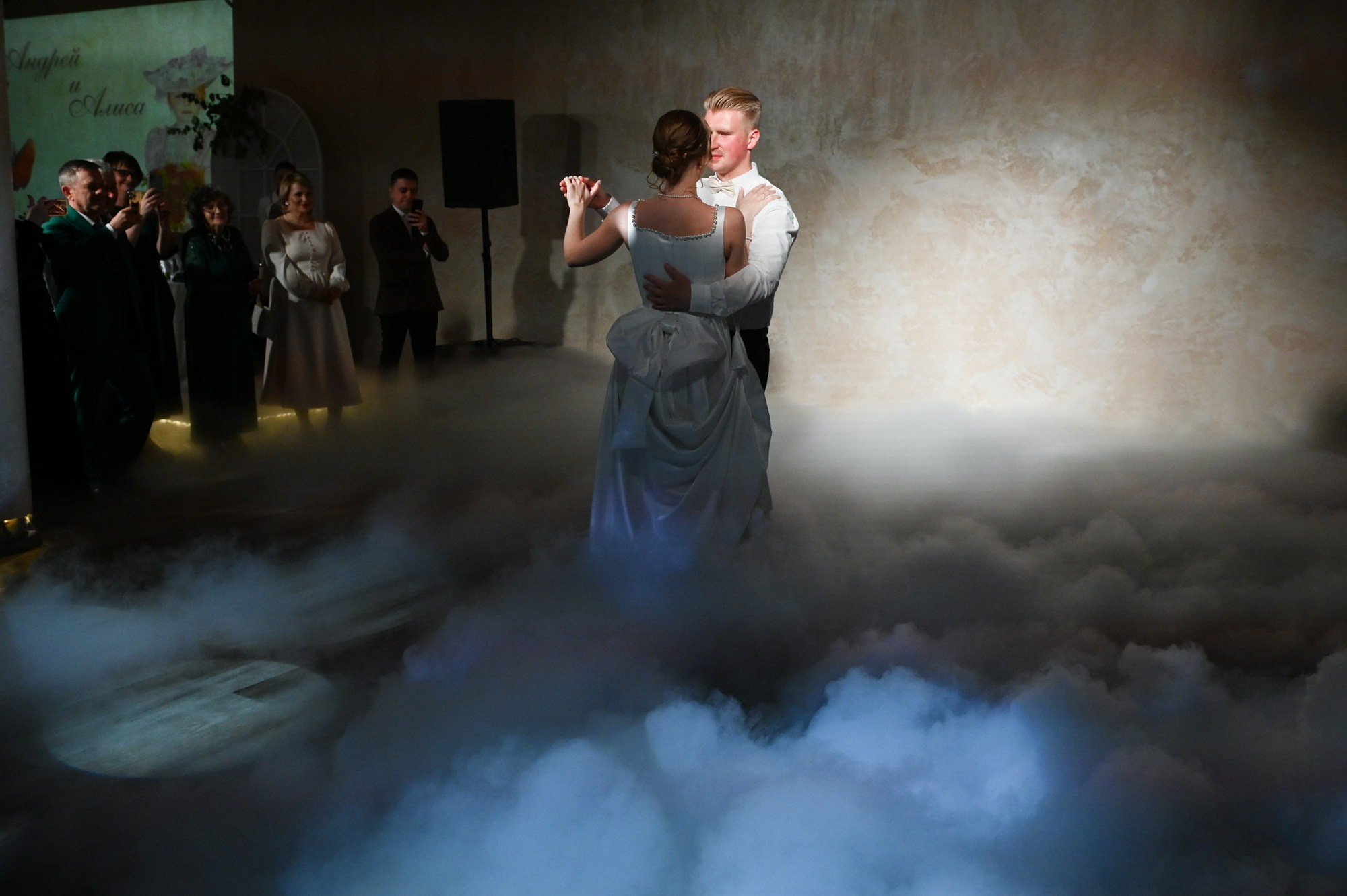 Фотожурналист на свадьбе: когда кадры становятся историей. Документальный фотограф Сергей Вдовин