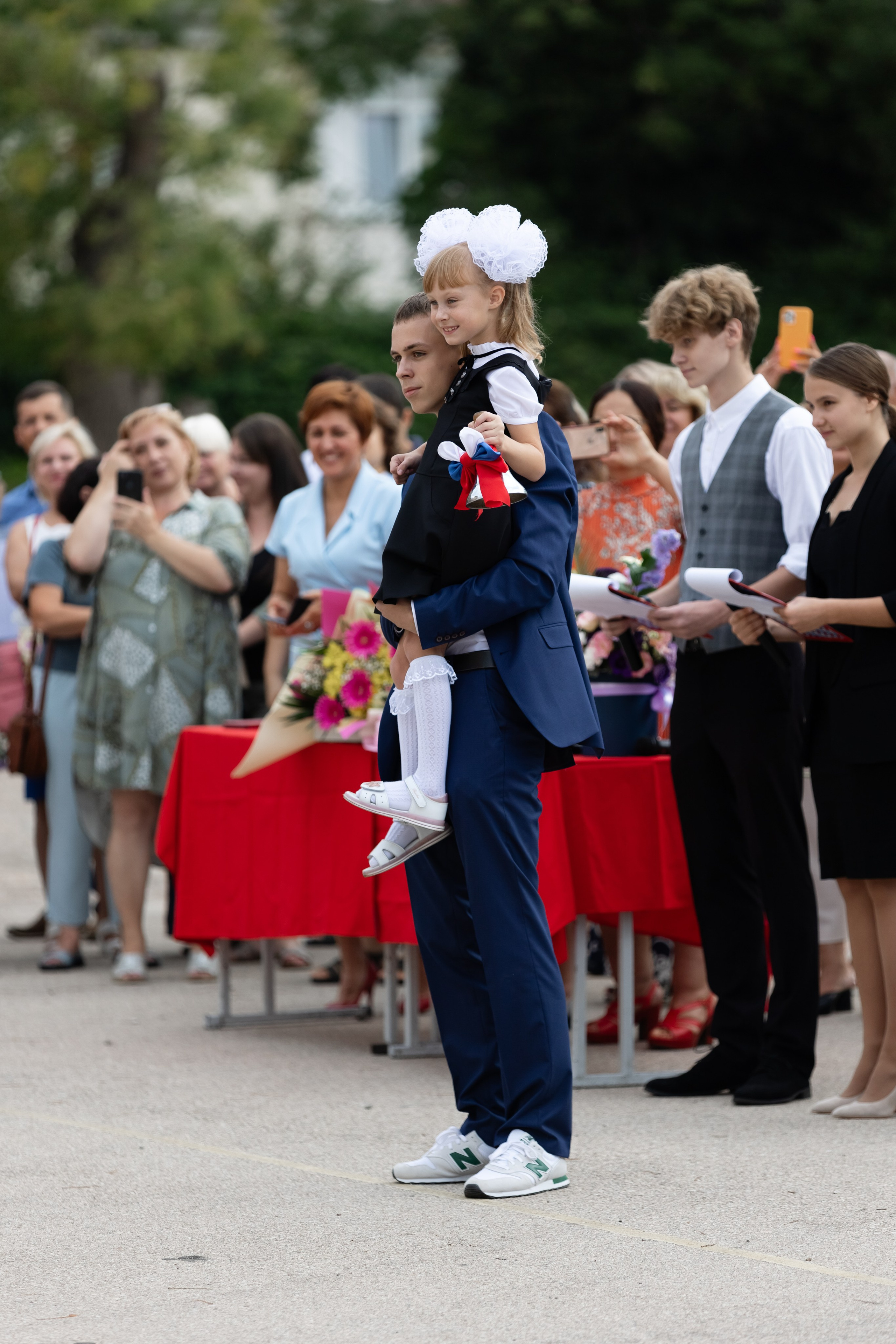 Первый раз — в первый класс. Фотосессия первоклассников 1 сентября. Свадебный фотограф, фотосъемка в Крыму, Севастополе, Симферополе, Ялте