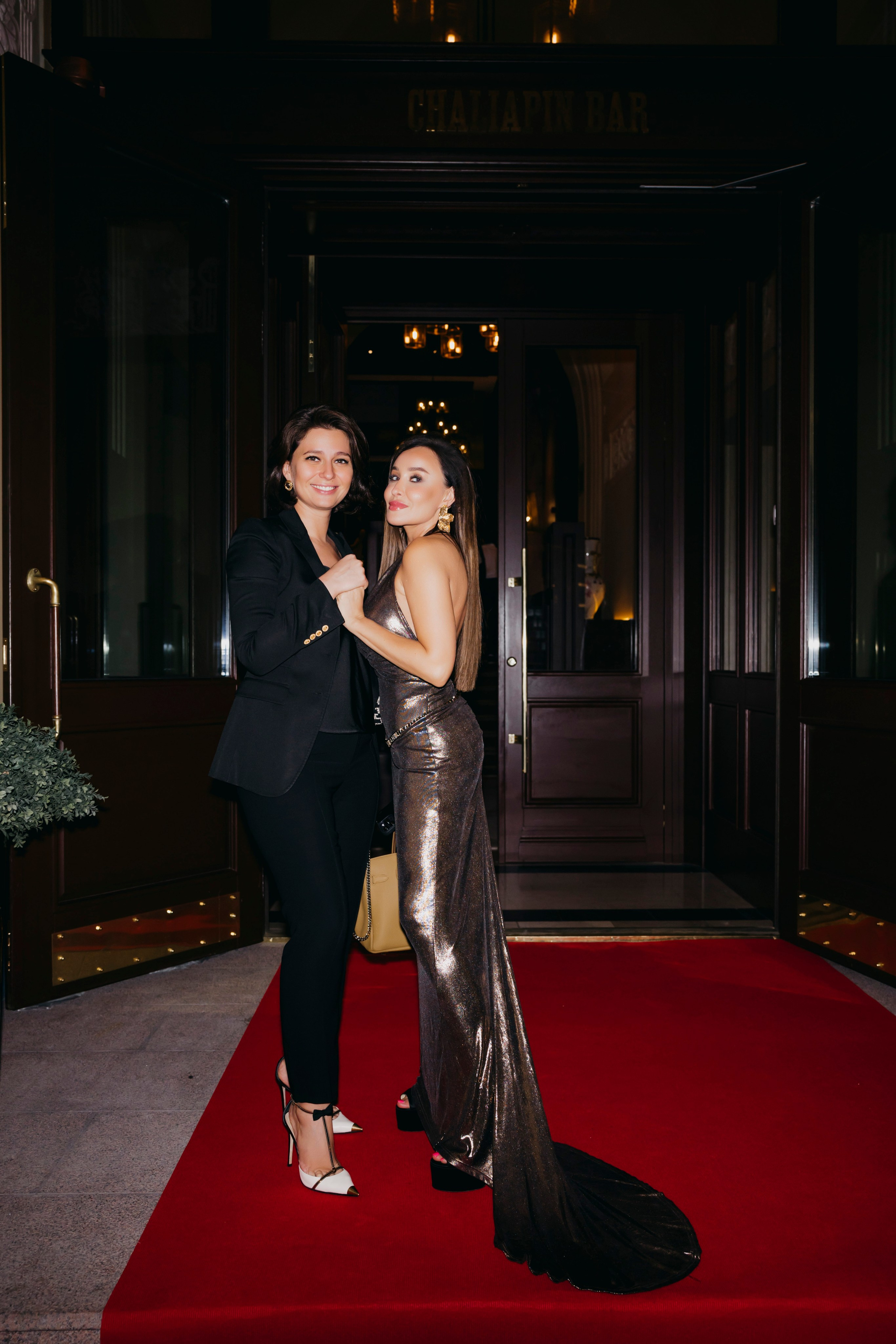 Презентация «AURUM». «Птичка на проводе»: информационный портал в Москве