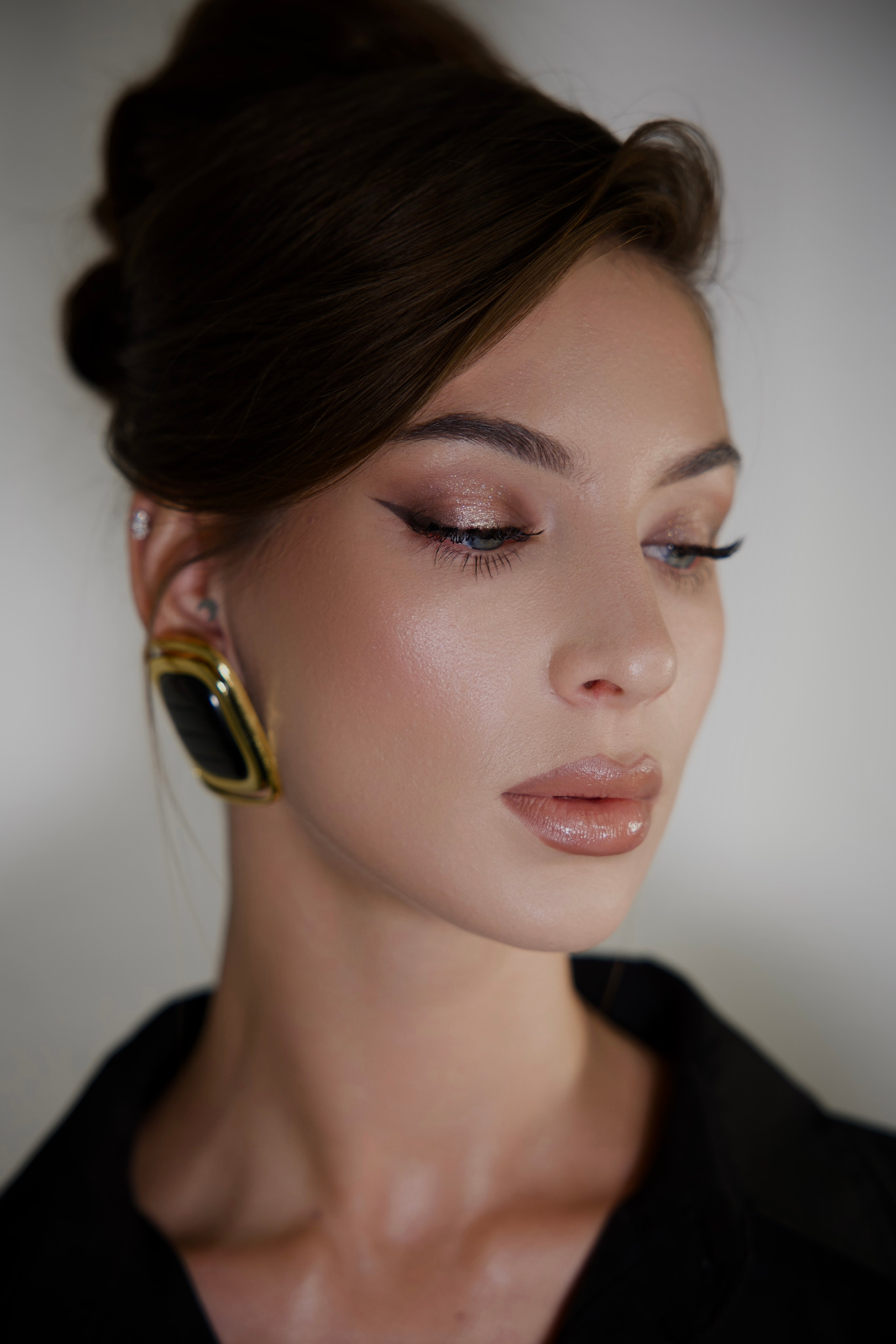 Услуги бровиста-визажиста. Салон красоты Праvда в Москве