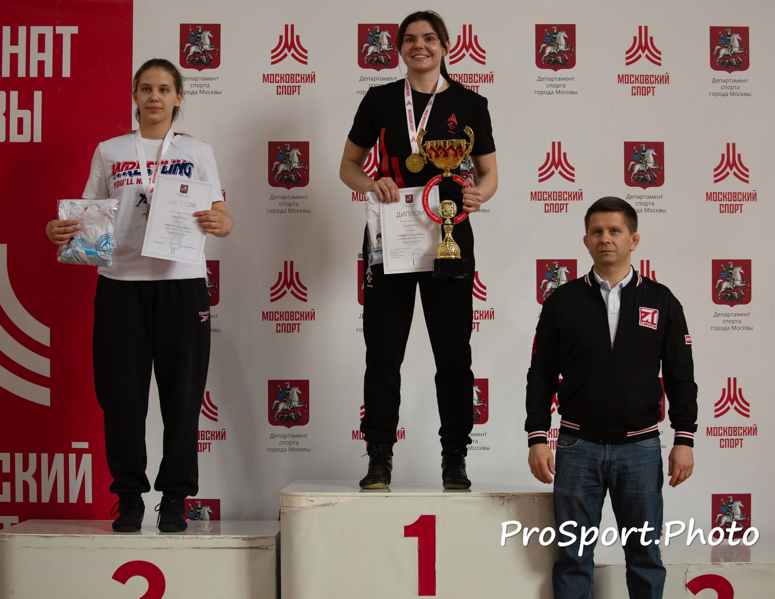 «Спорт через объектив: история в каждом снимке!»