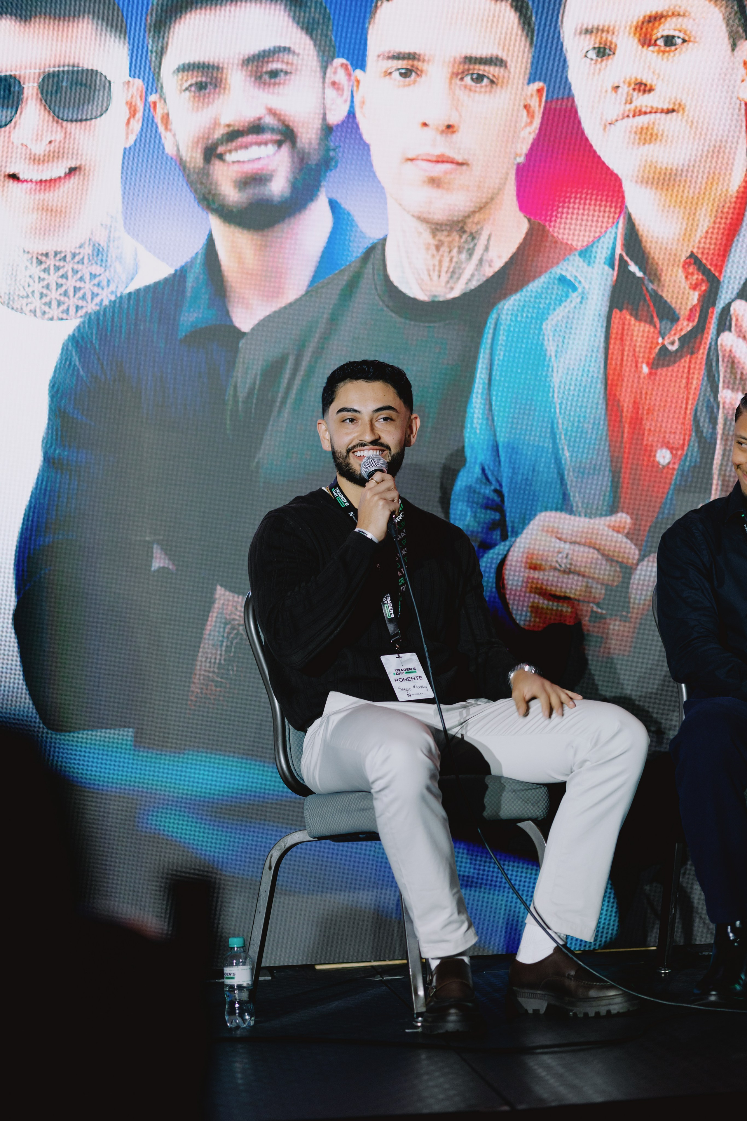 TRADERS DAY By NeomAAA Medellin. NeomAAA Funds Gallery