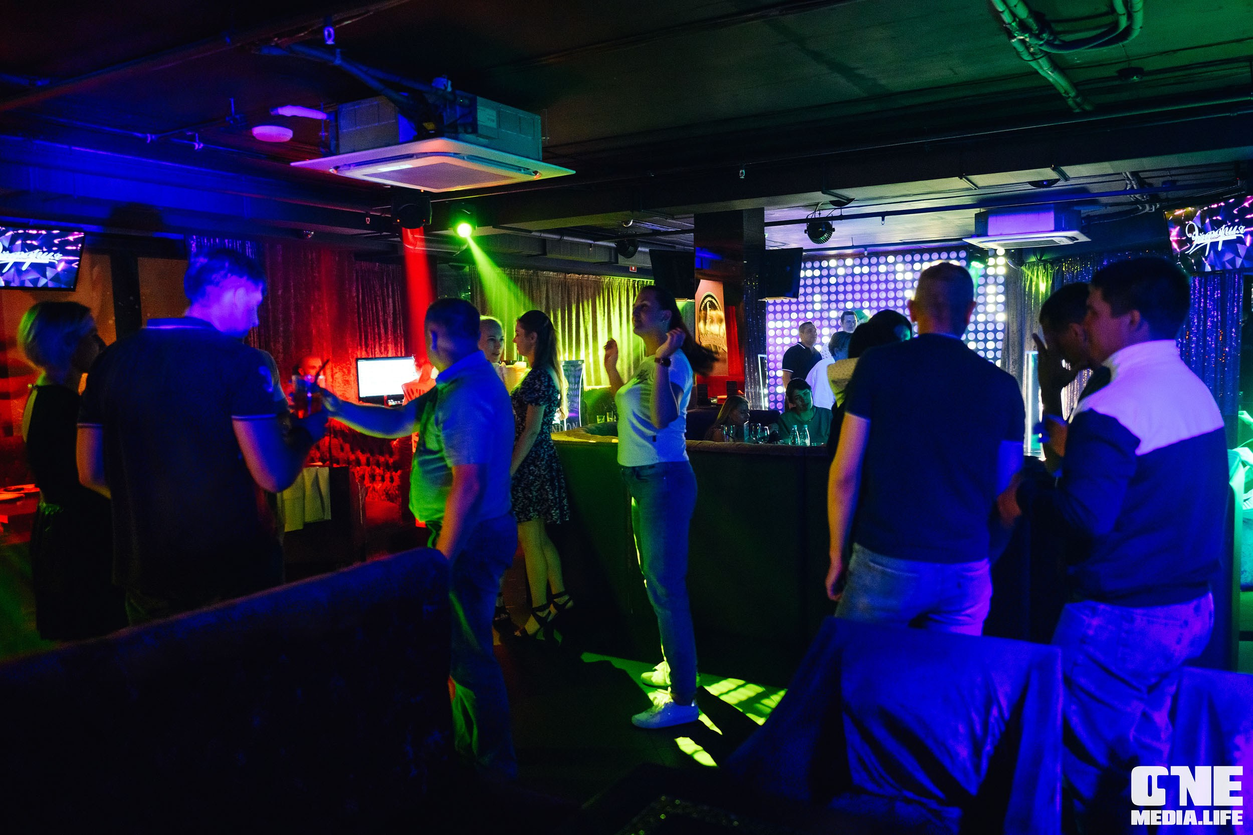 Фоторепортаж из караоке-клуба Эйфория. One Media Life: фоторепортажи, фотоотчеты с мероприятий и заведений