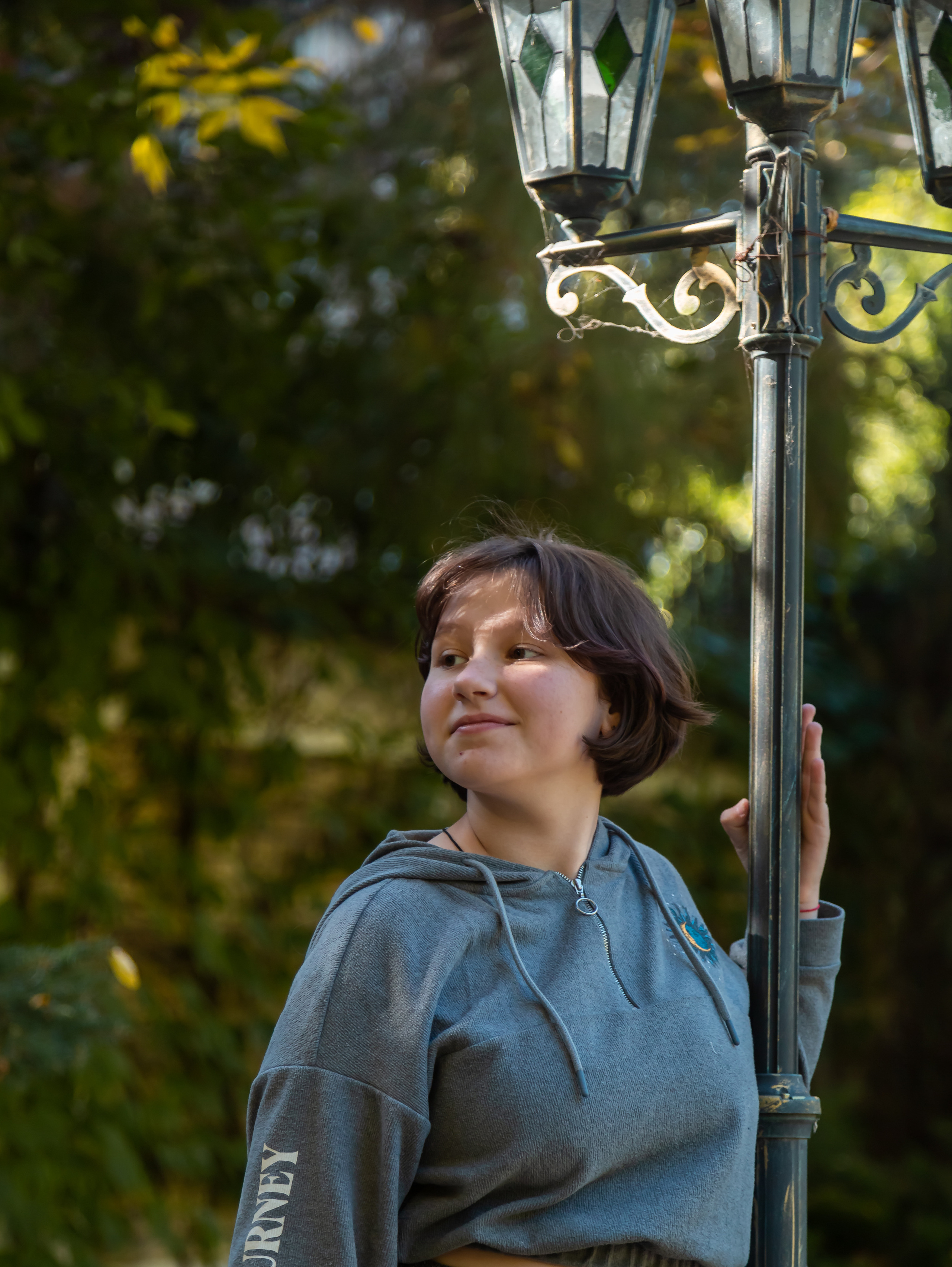 Мама и дочь — фотопикник и фотопрогулка по набережной реки Салгир г. Симферополь. Фотограф в Симферополе и Крыму — Мария СветоЯра Дмитриева | Индивидуальные и семейные съёмки