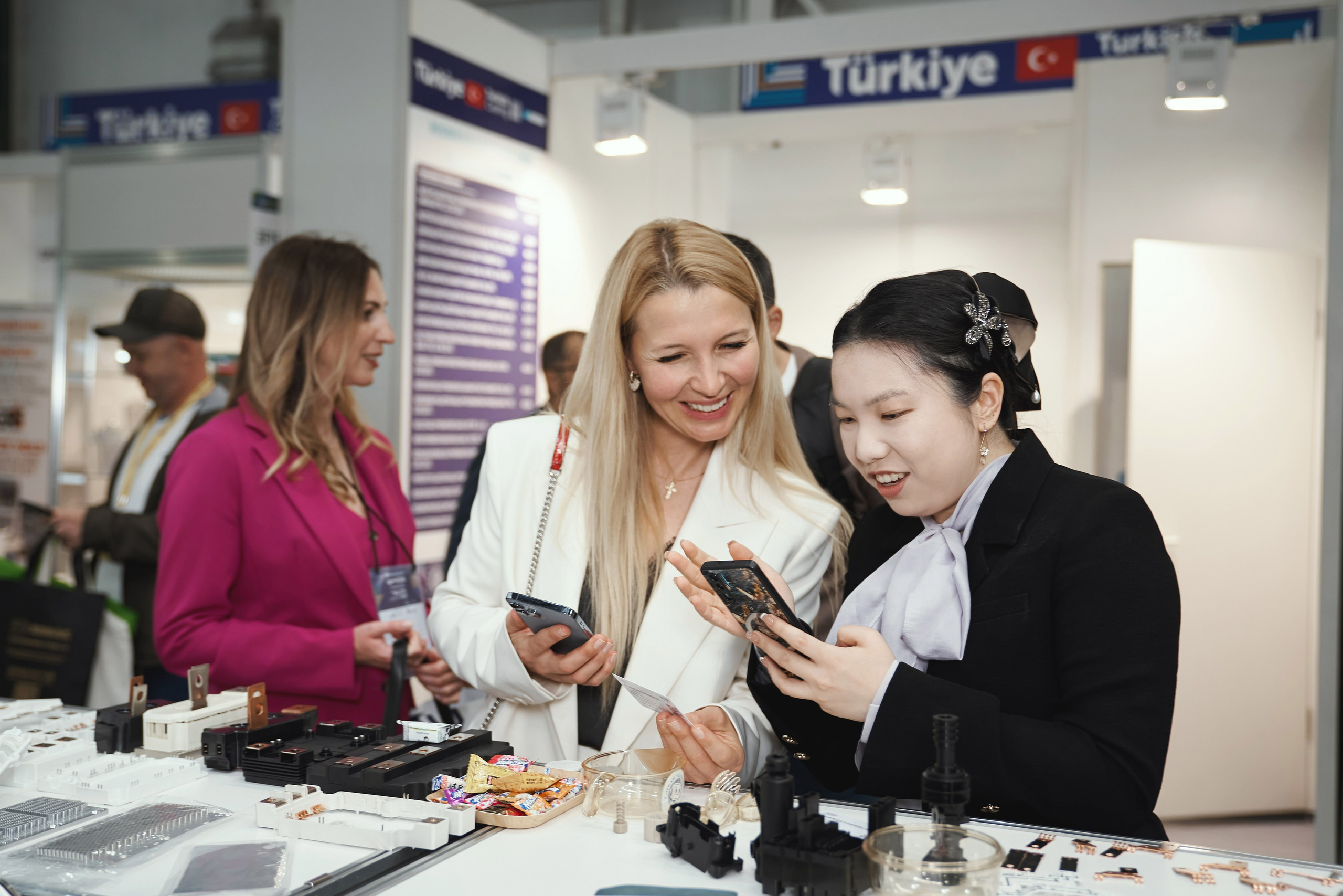 Репортаж с выставки пресс-форм и штампов Rosmould 2025. Фотограф Евгений Опарин