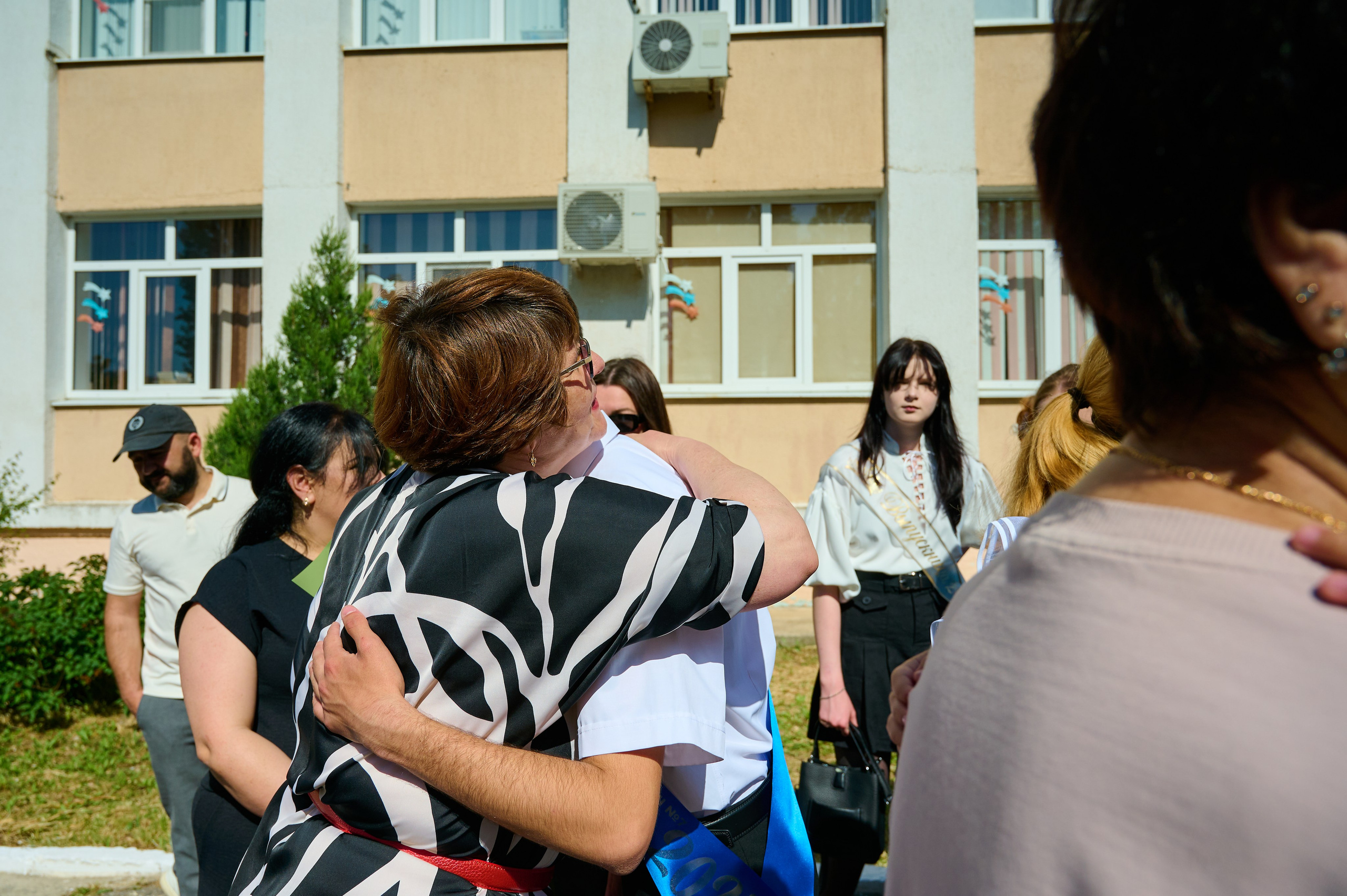 Последний звонок 2025. Жизнь курорта Кабардинка в фотографиях