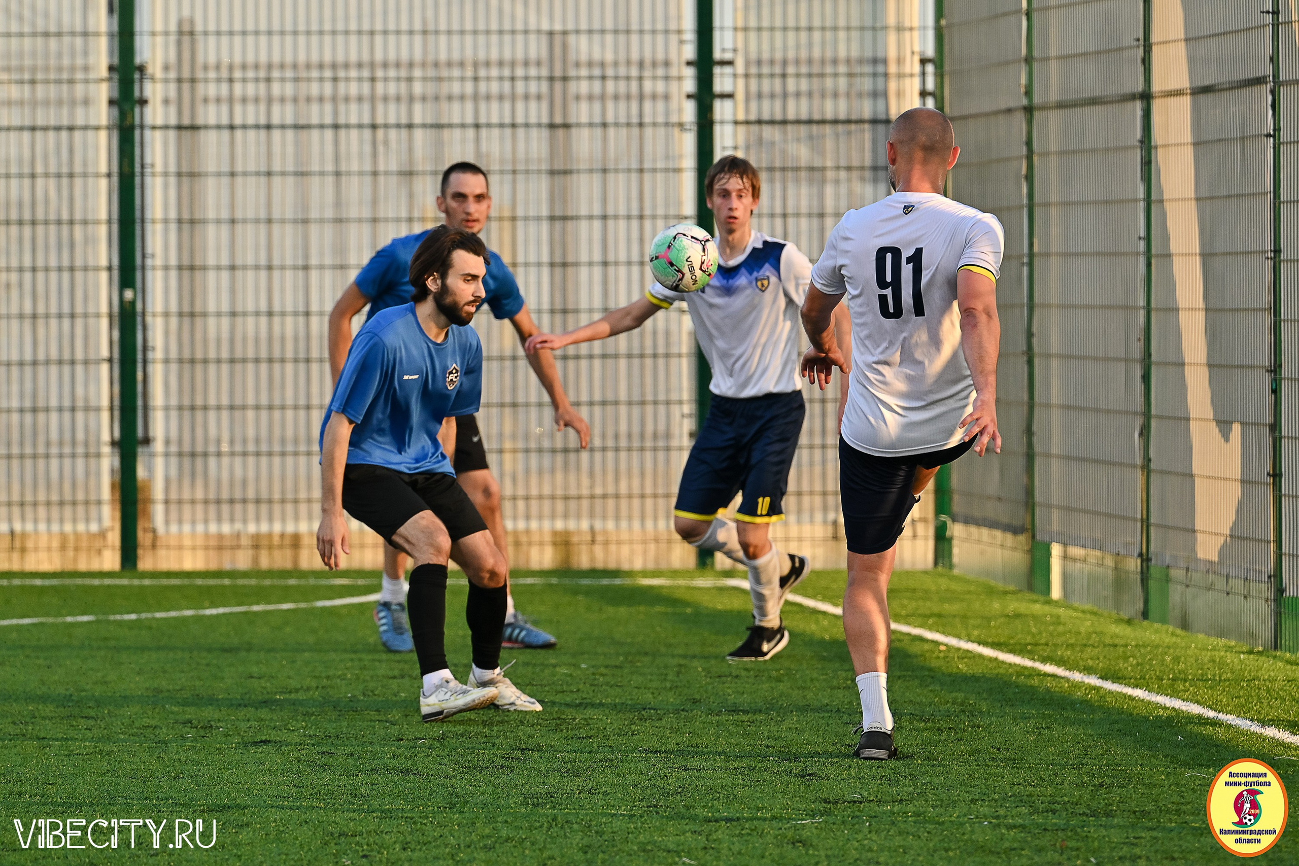 ИГРЫ МИНИ-ФУТБОЛЬНОЙ И КОРПОРАТИВНОЙ ЛИГИ. VIBECITY.RU Вайб Сити Ру Фоторепортажи Фотоотчеты Калининград